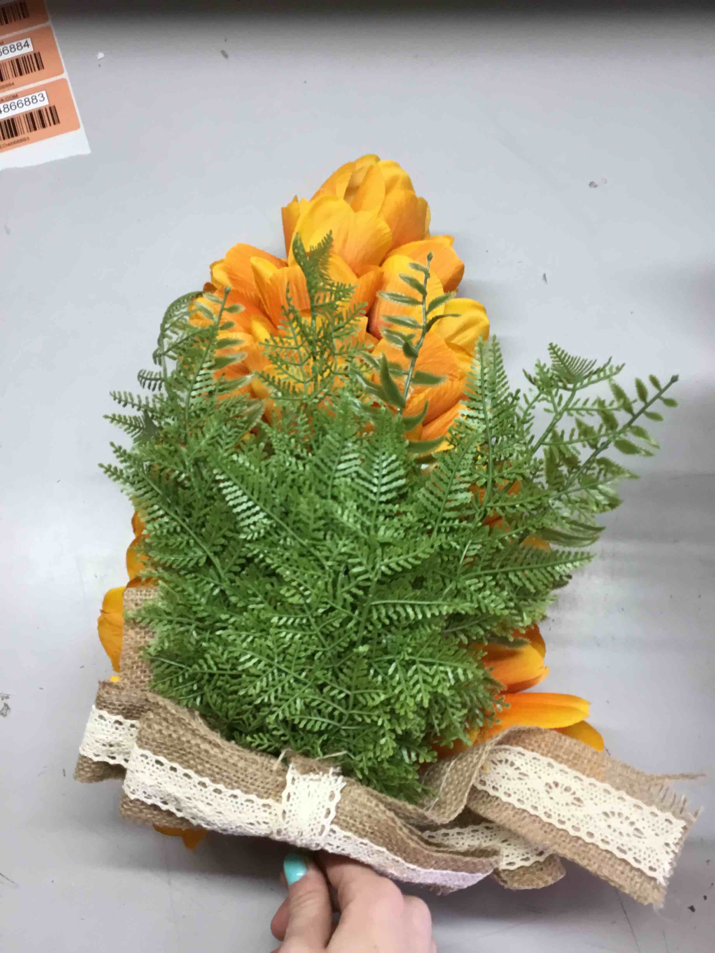 KI Store Tulip Carrot Wreath Decoration 