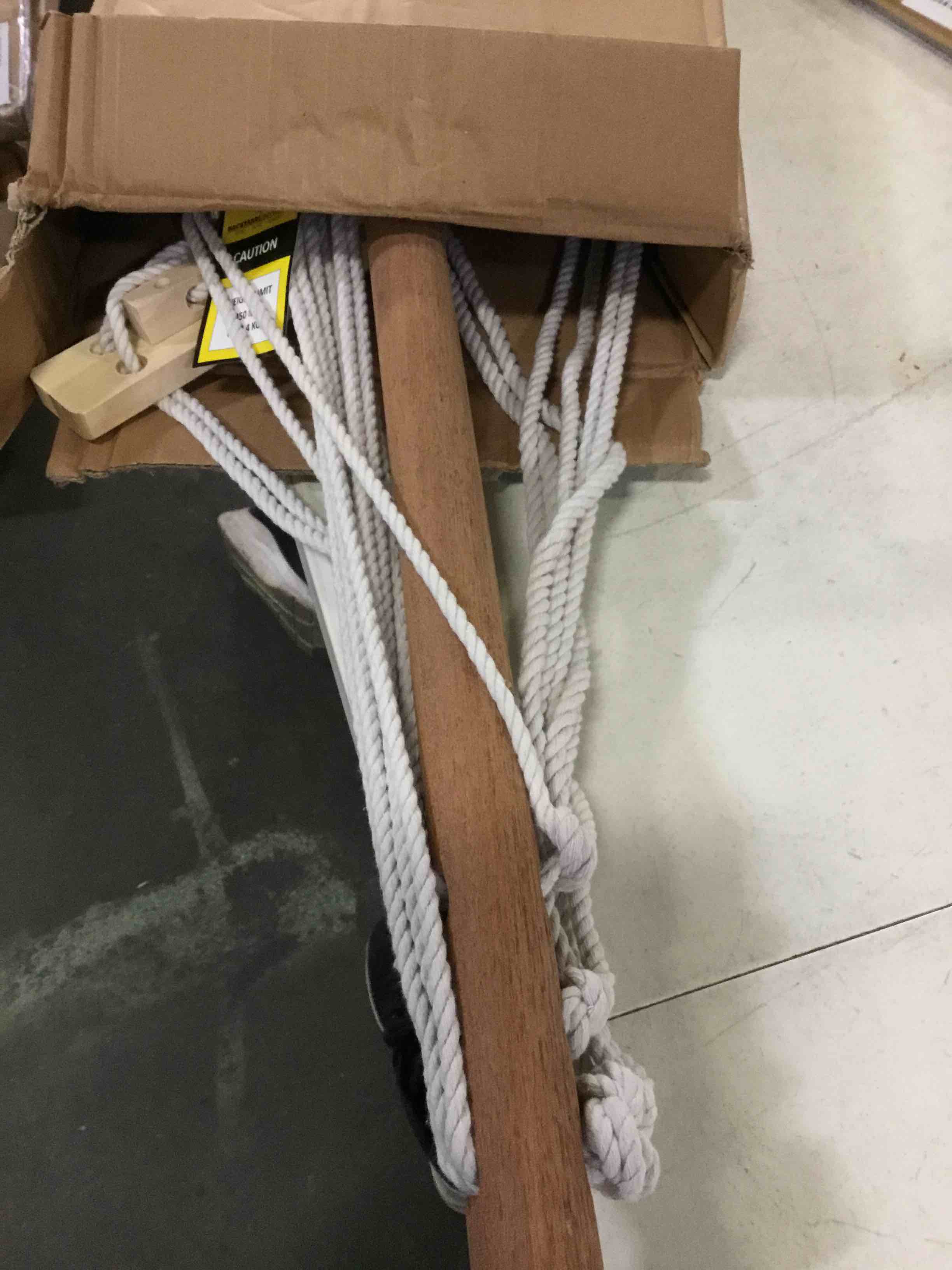 https://s3.amazonaws.com/lotting-images-prod/bidfta/ORG5319099_1689962246677.jpeg