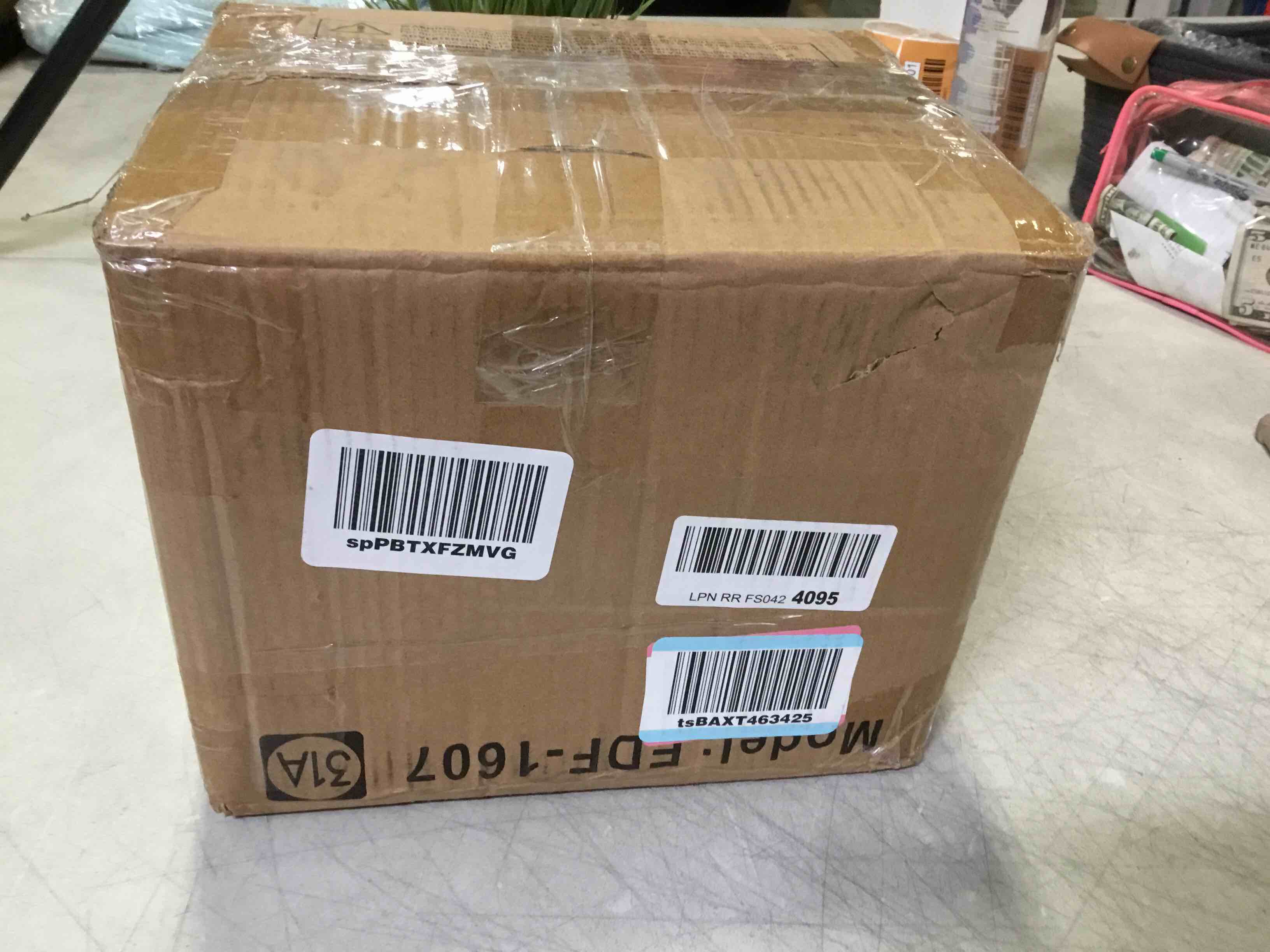 https://s3.amazonaws.com/lotting-images-prod/bidfta/ORG5326592_1687973736903.jpeg