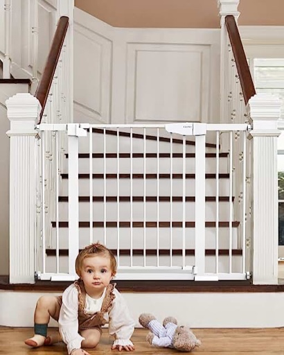 Assorted baby gate (design and size may vary)
