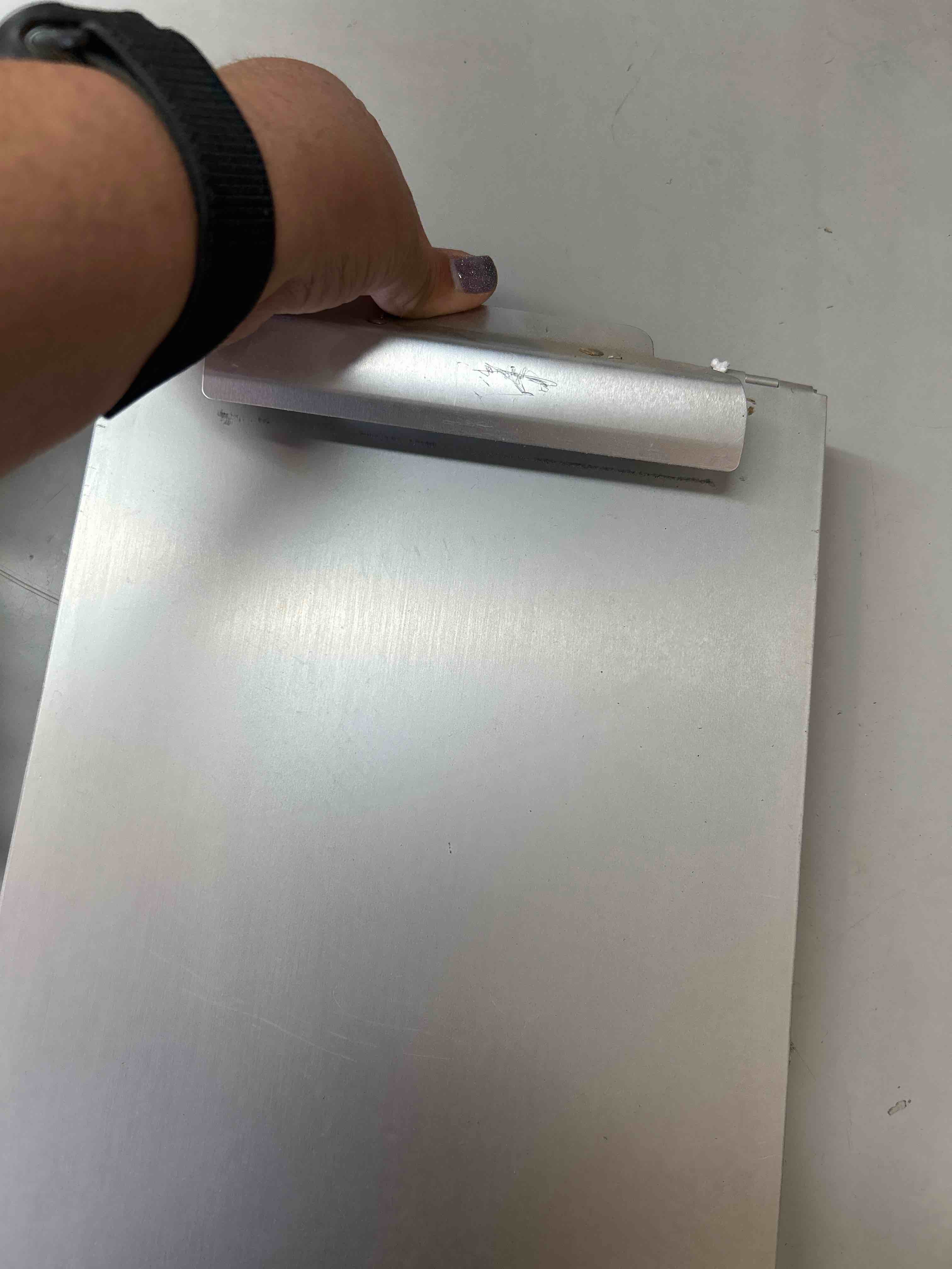 https://s3.amazonaws.com/lotting-images-prod/bidfta/ORG5330812_1695145766425.jpeg
