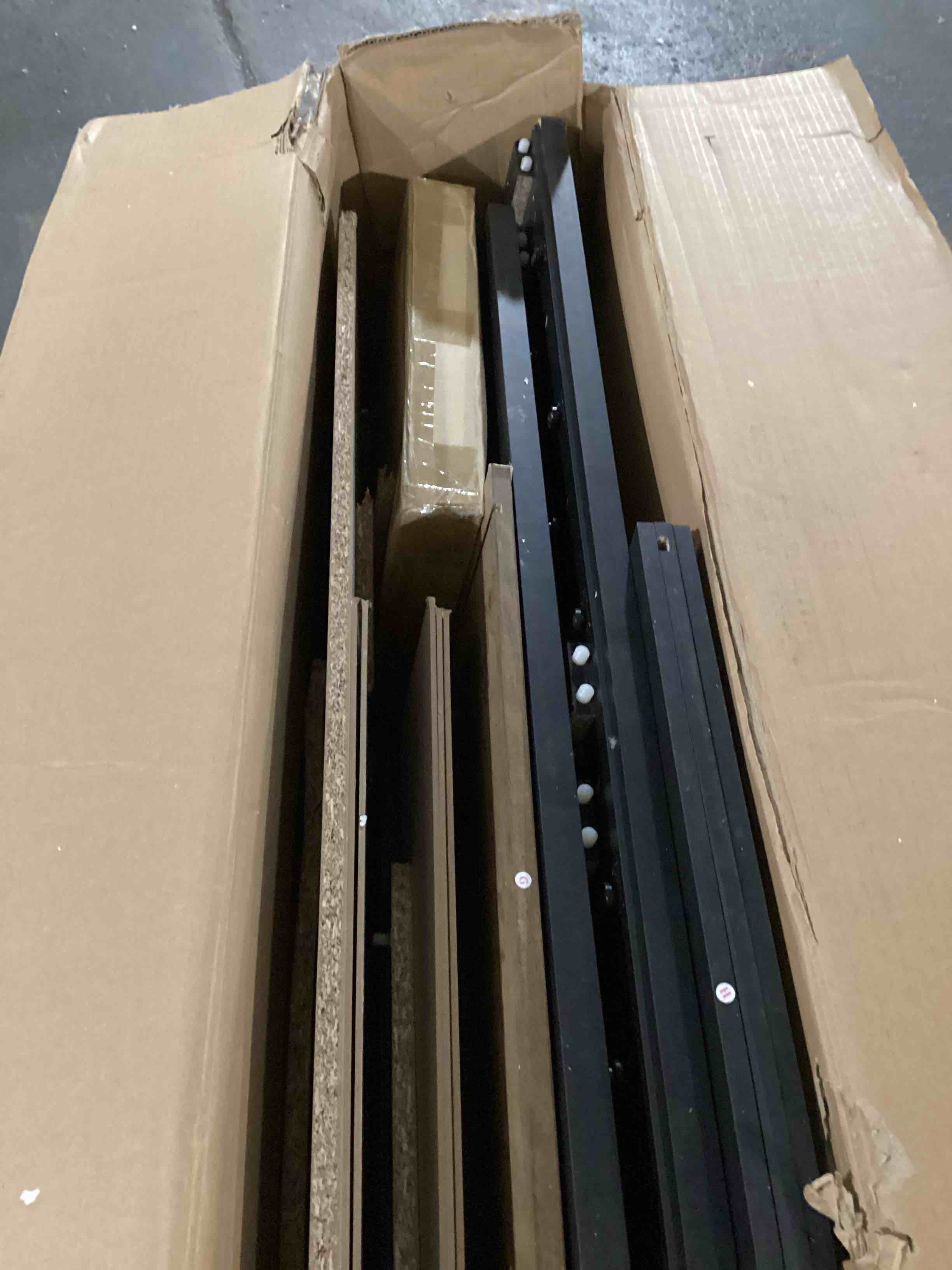 https://s3.amazonaws.com/lotting-images-prod/bidfta/ORG5337865_1710862156997.jpeg