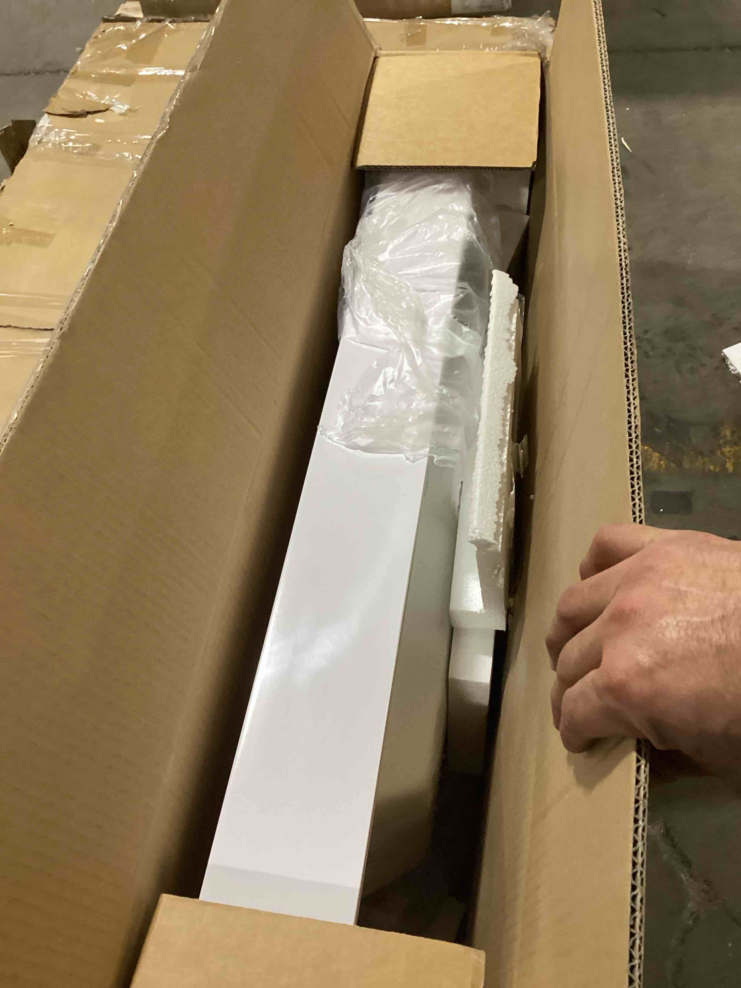 https://s3.amazonaws.com/lotting-images-prod/bidfta/ORG5343629_1710861347708.jpeg