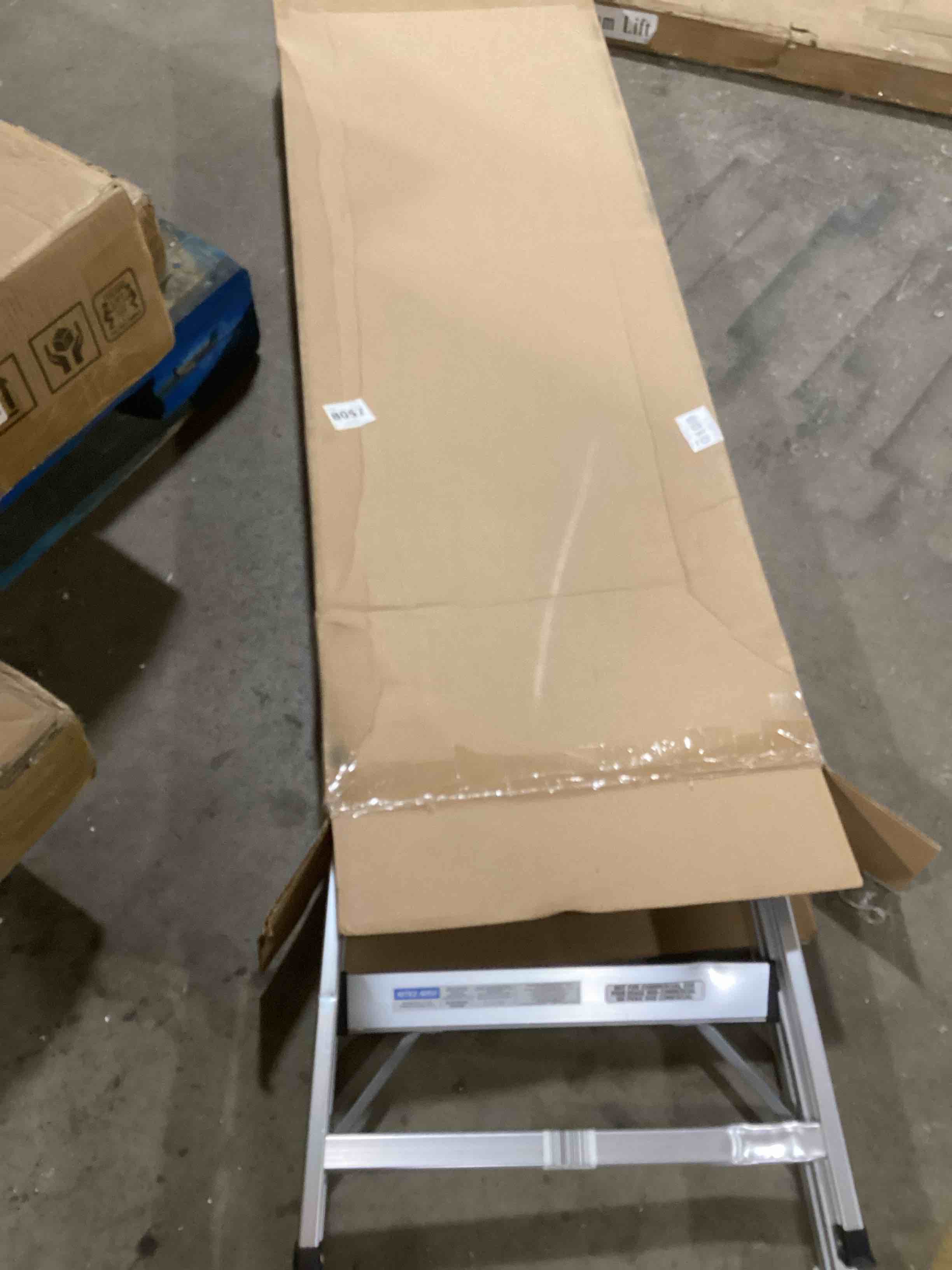 https://s3.amazonaws.com/lotting-images-prod/bidfta/ORG5346154_1711997474987.jpeg