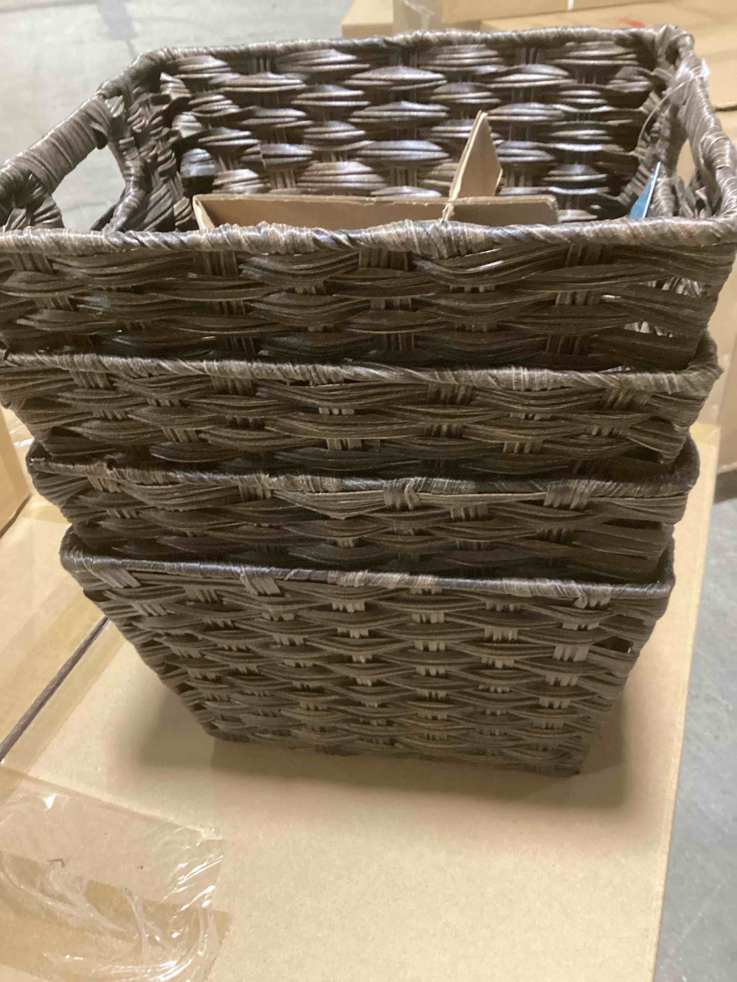 https://s3.amazonaws.com/lotting-images-prod/bidfta/ORG5346667_1709913878533.jpeg