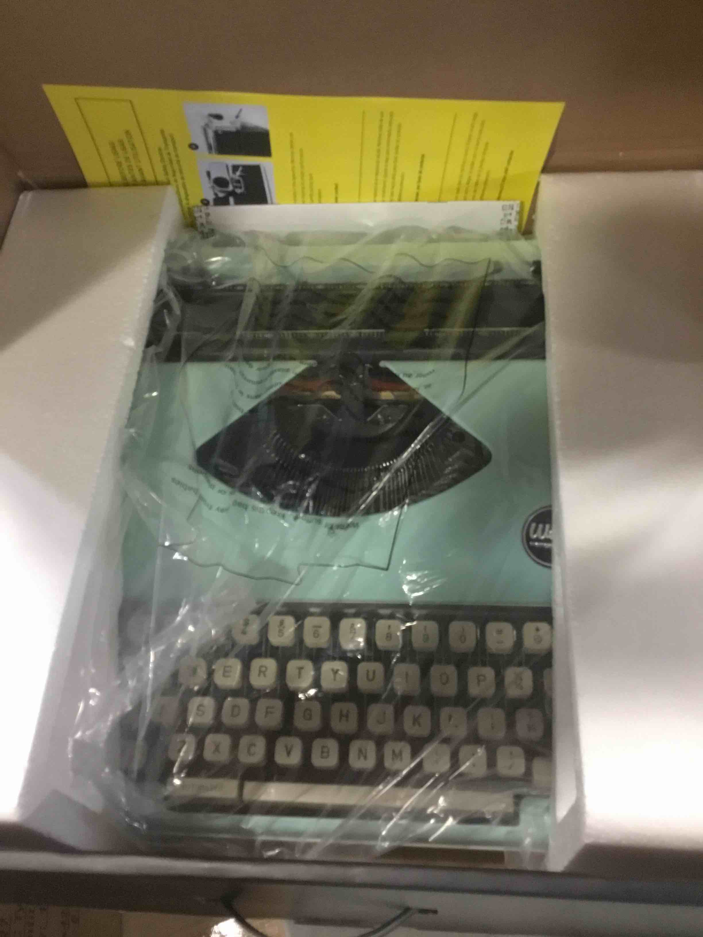 https://s3.amazonaws.com/lotting-images-prod/bidfta/ORG5348494_1694781315193.jpeg