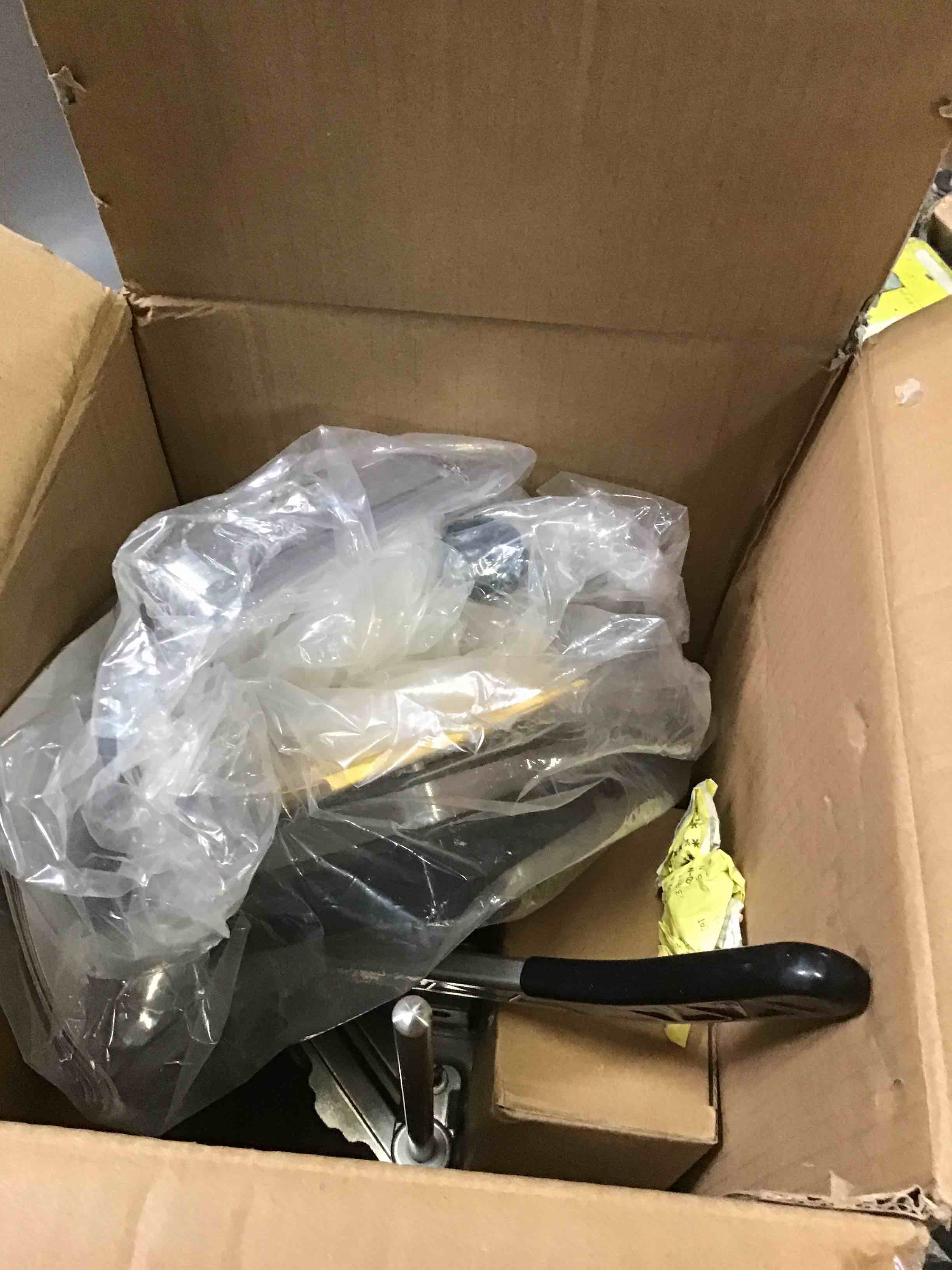 https://s3.amazonaws.com/lotting-images-prod/bidfta/ORG5352601_1693582929908.jpeg