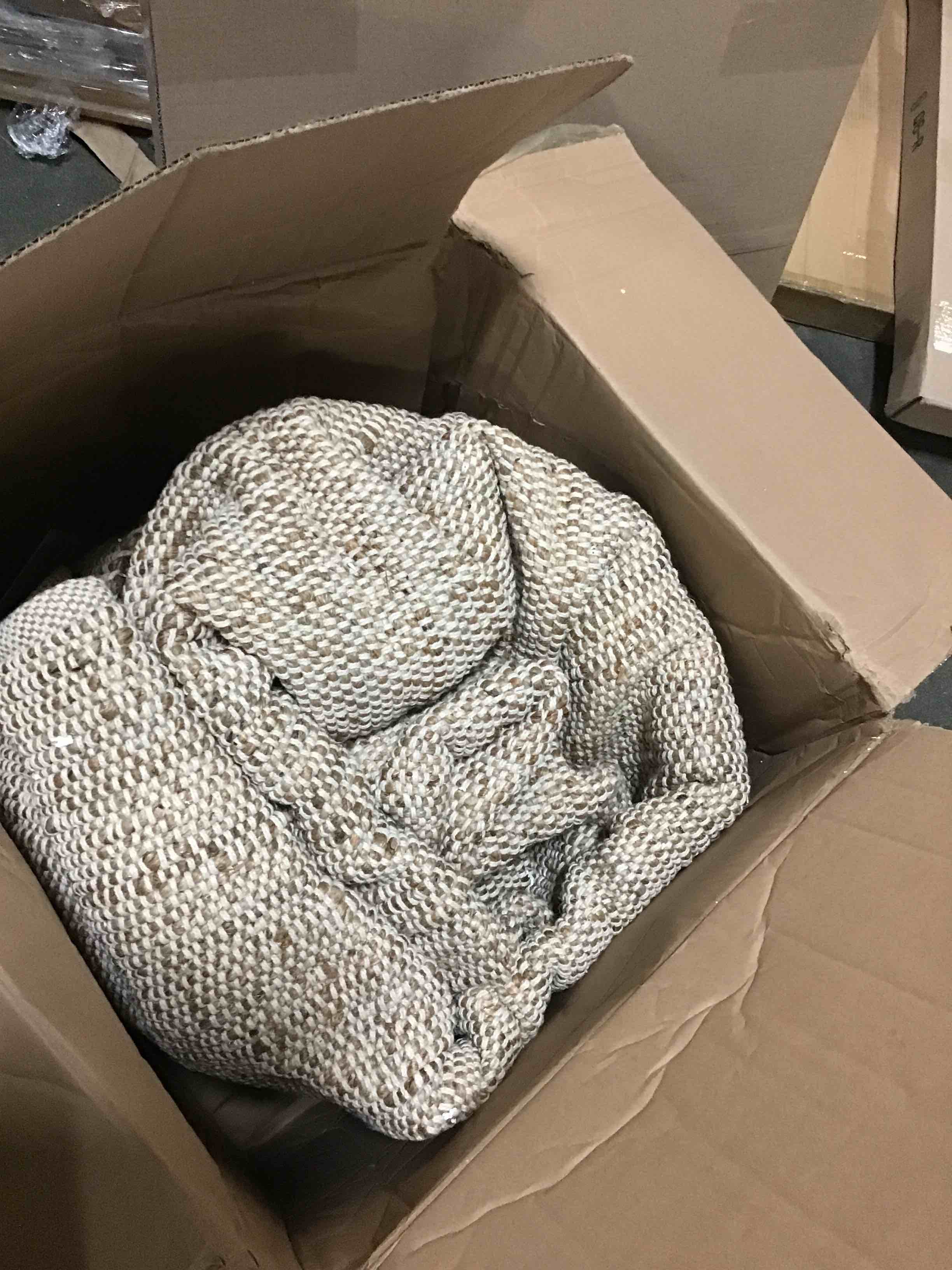 https://s3.amazonaws.com/lotting-images-prod/bidfta/ORG5352875_1694088633797.jpeg