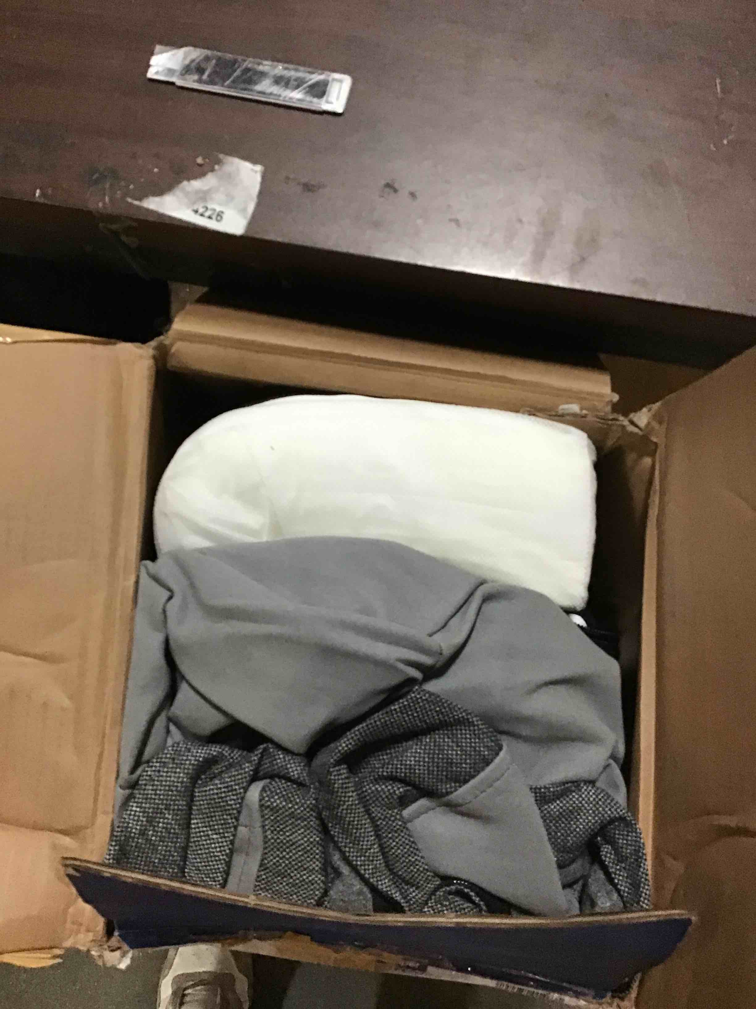 https://s3.amazonaws.com/lotting-images-prod/bidfta/ORG5353058_1694183247022.jpeg