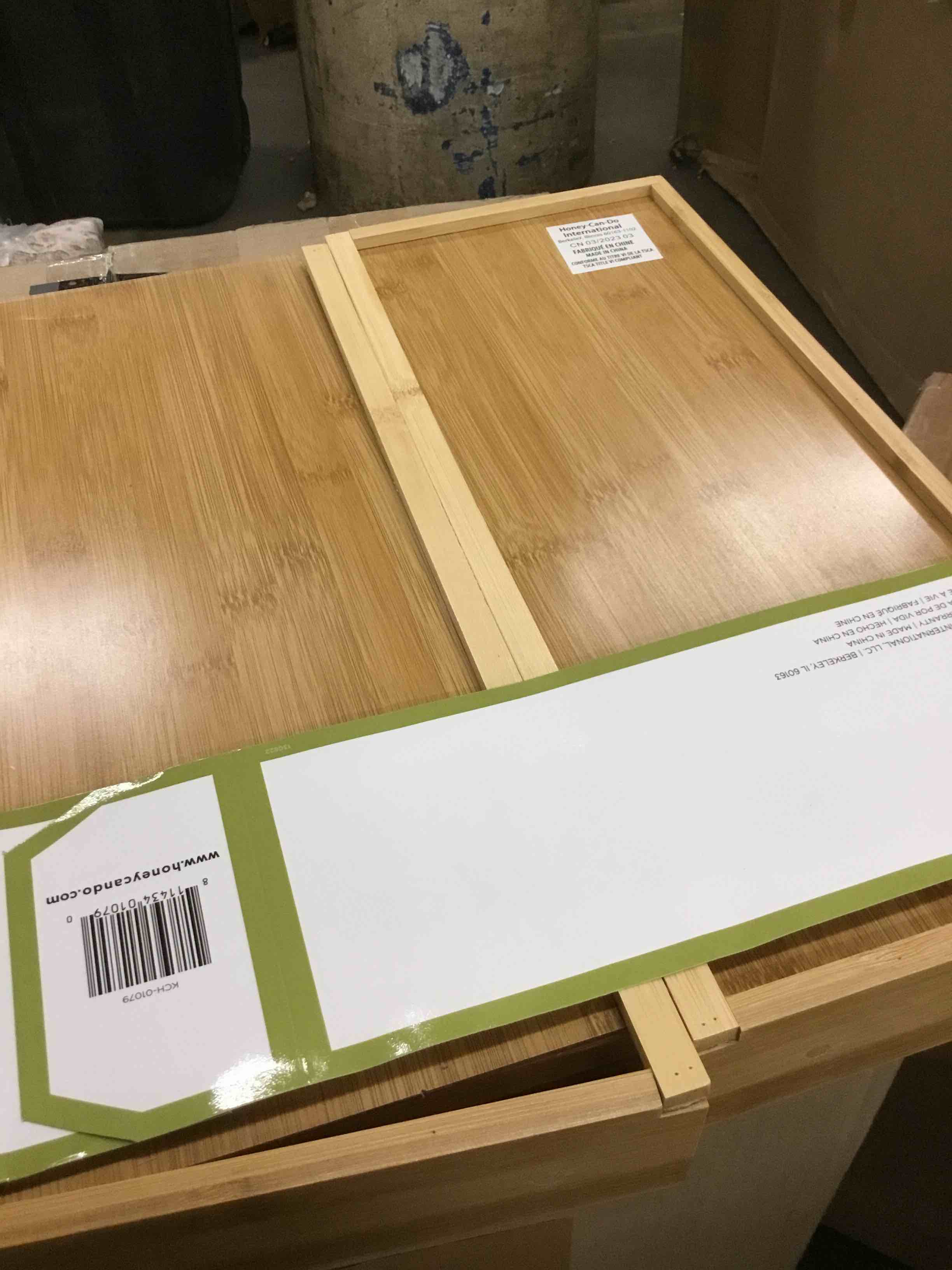 https://s3.amazonaws.com/lotting-images-prod/bidfta/ORG5368497_1702665961579.jpeg