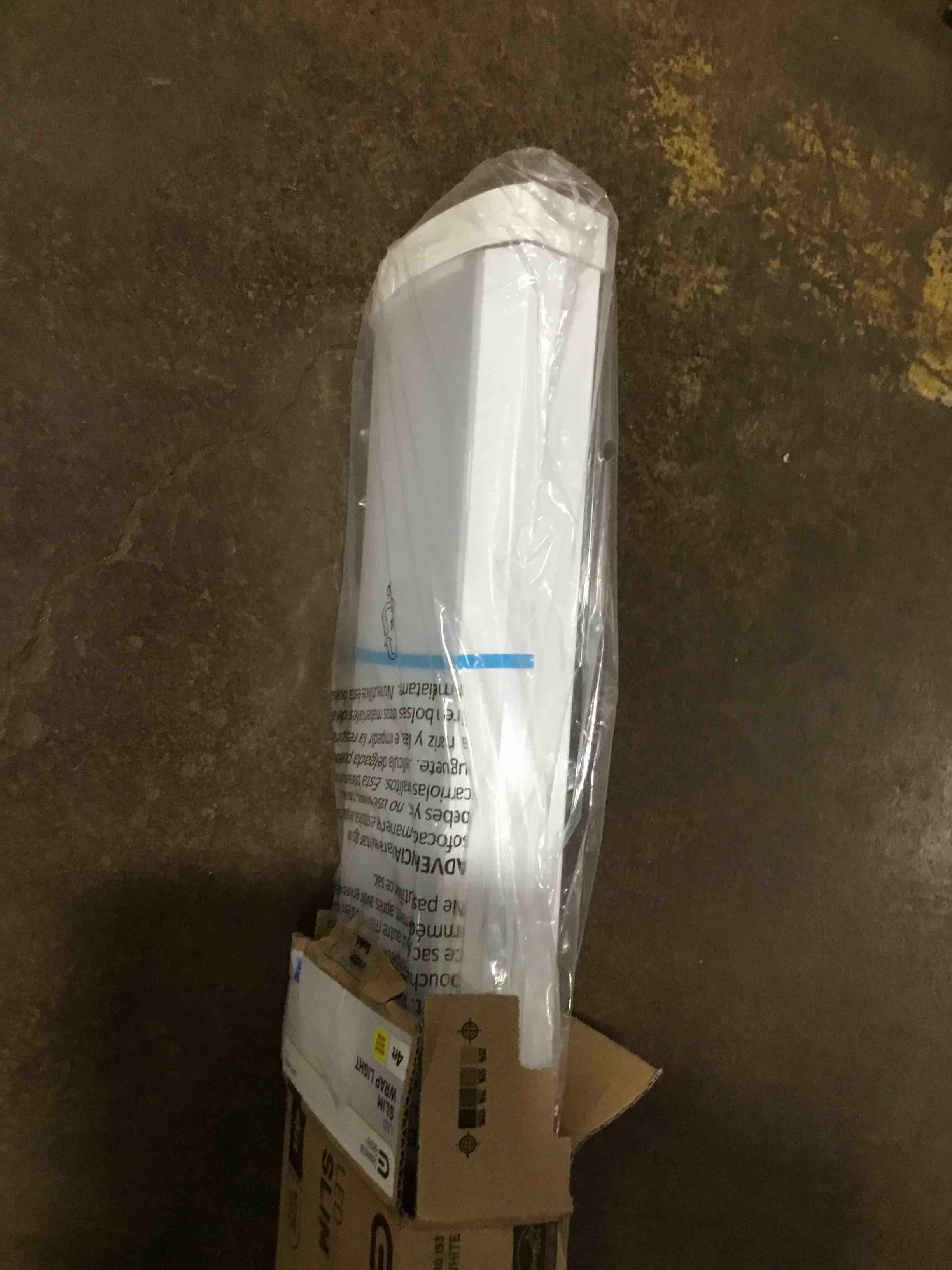 https://s3.amazonaws.com/lotting-images-prod/bidfta/ORG5378781_1695906136647.jpeg