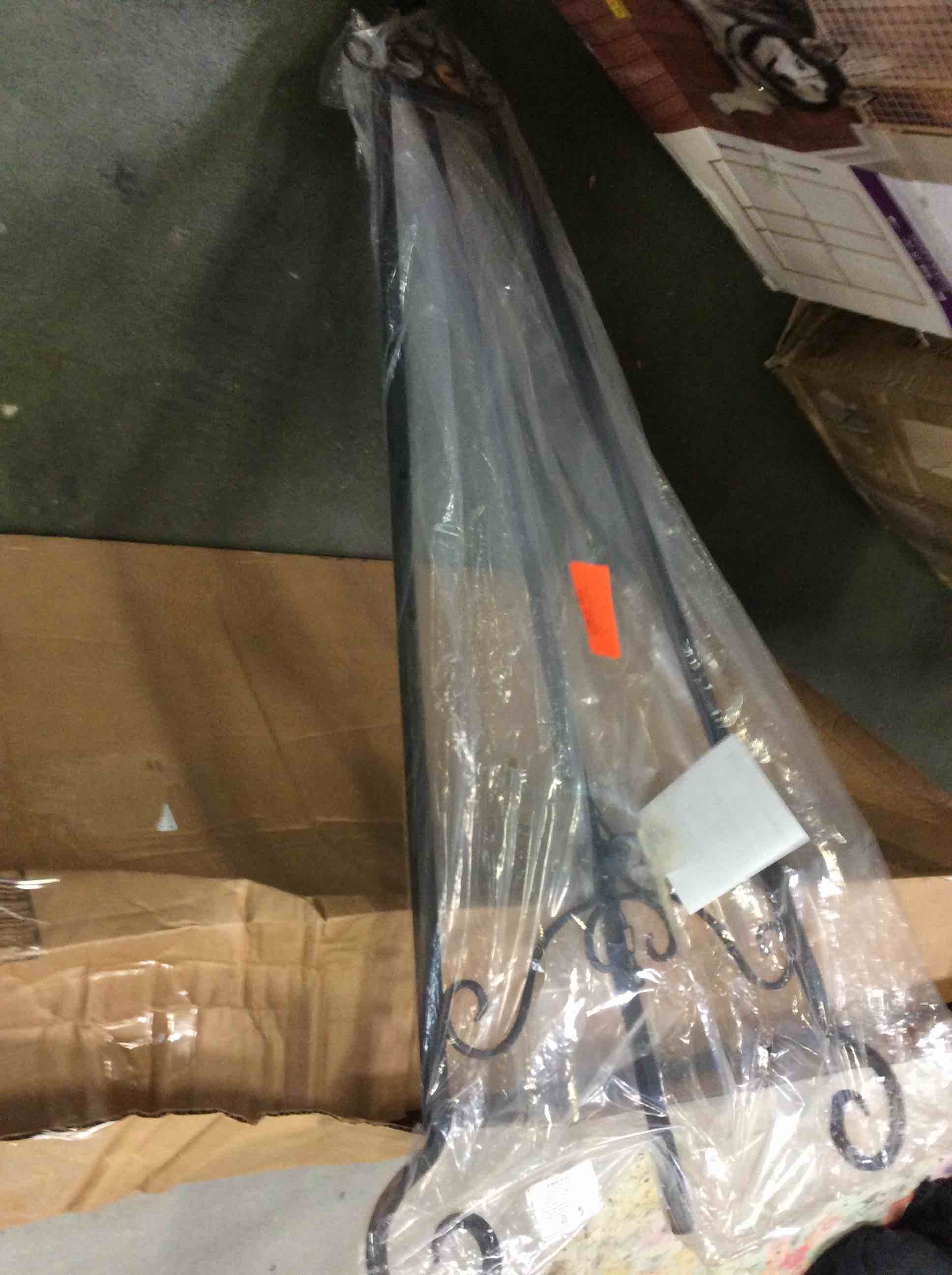 https://s3.amazonaws.com/lotting-images-prod/bidfta/ORG5387632_1691586389769.jpeg