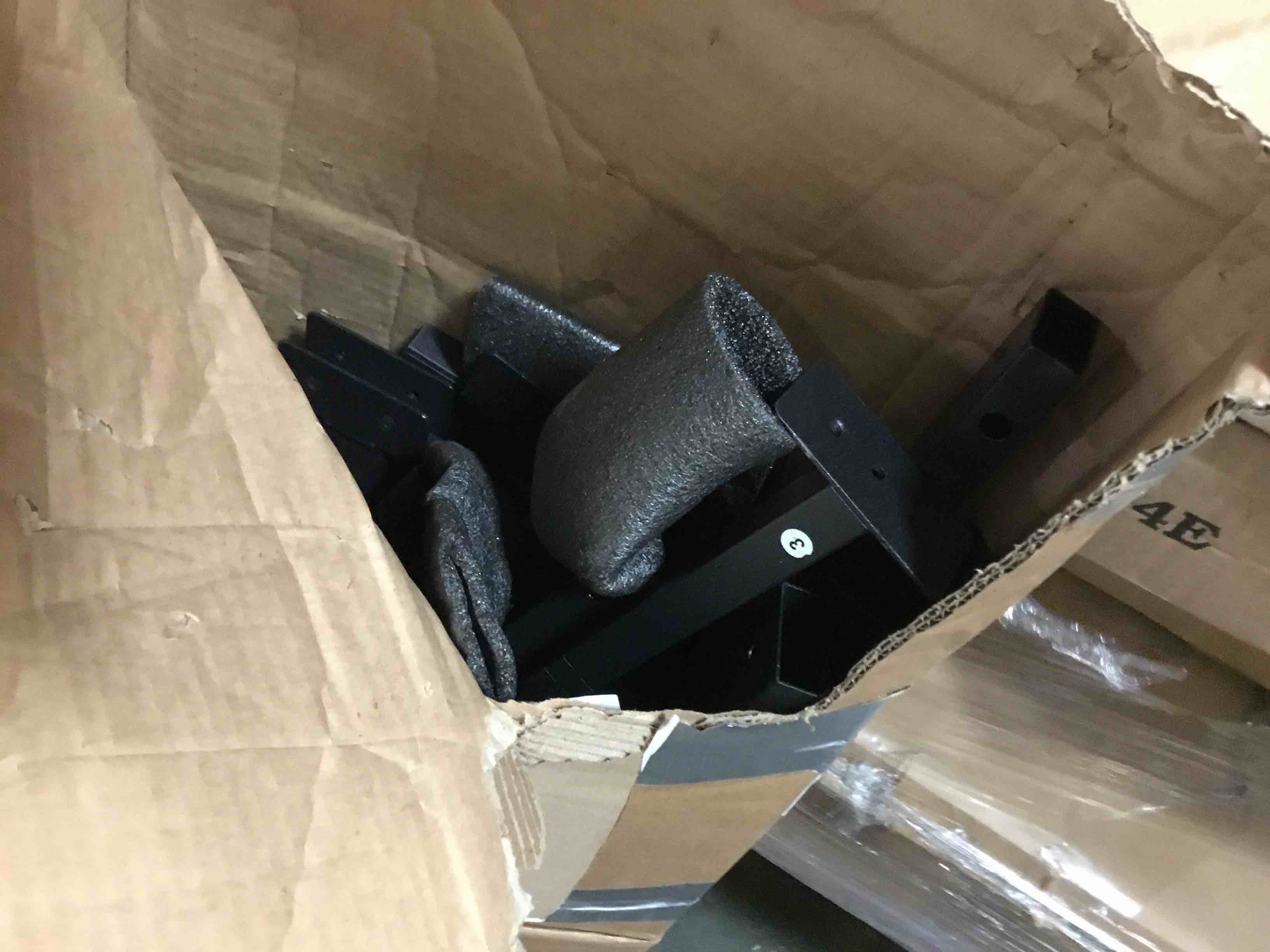 https://s3.amazonaws.com/lotting-images-prod/bidfta/ORG5389760_1692975033885.jpeg