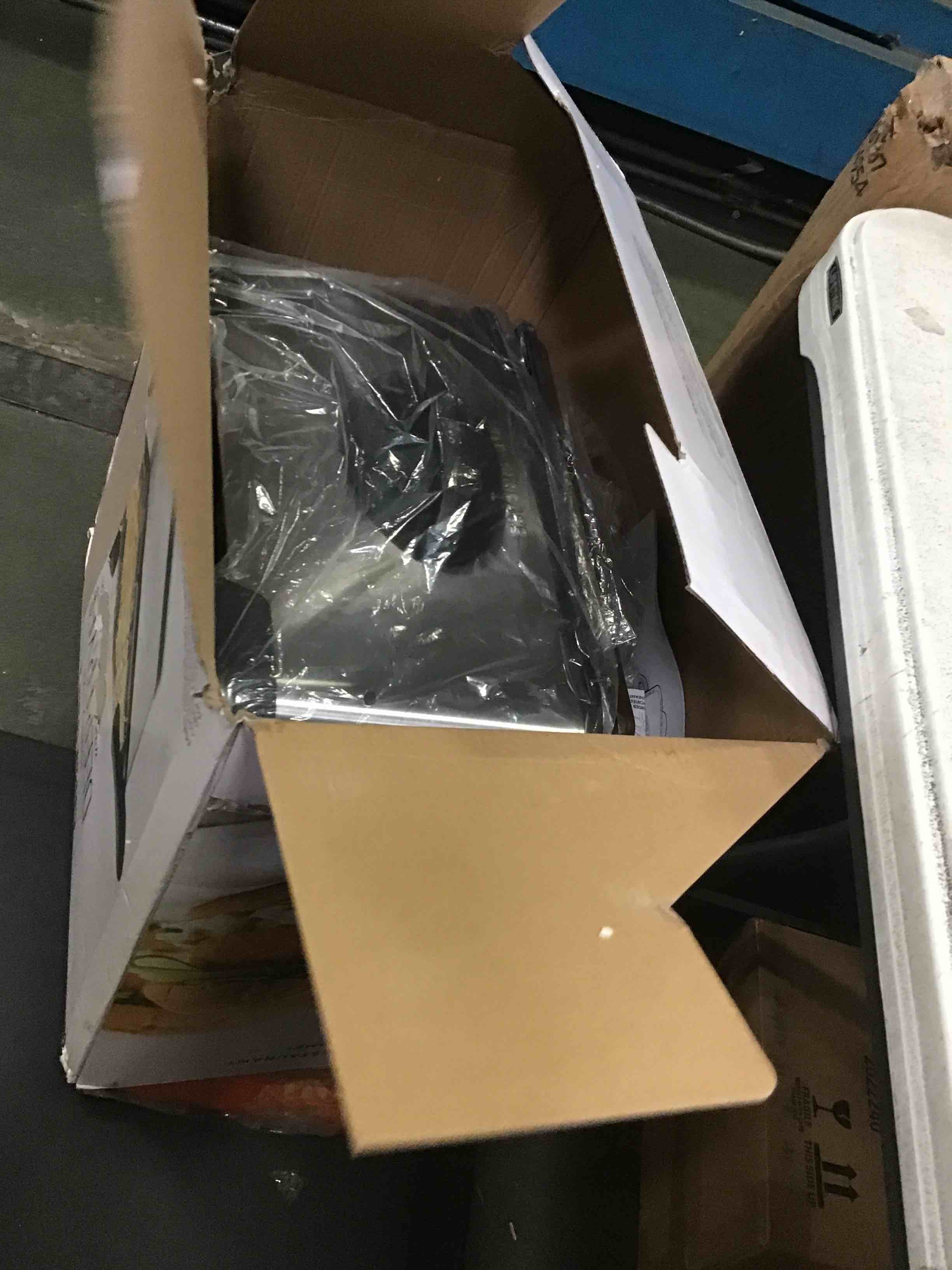 https://s3.amazonaws.com/lotting-images-prod/bidfta/ORG5390427_1691500479289.jpeg
