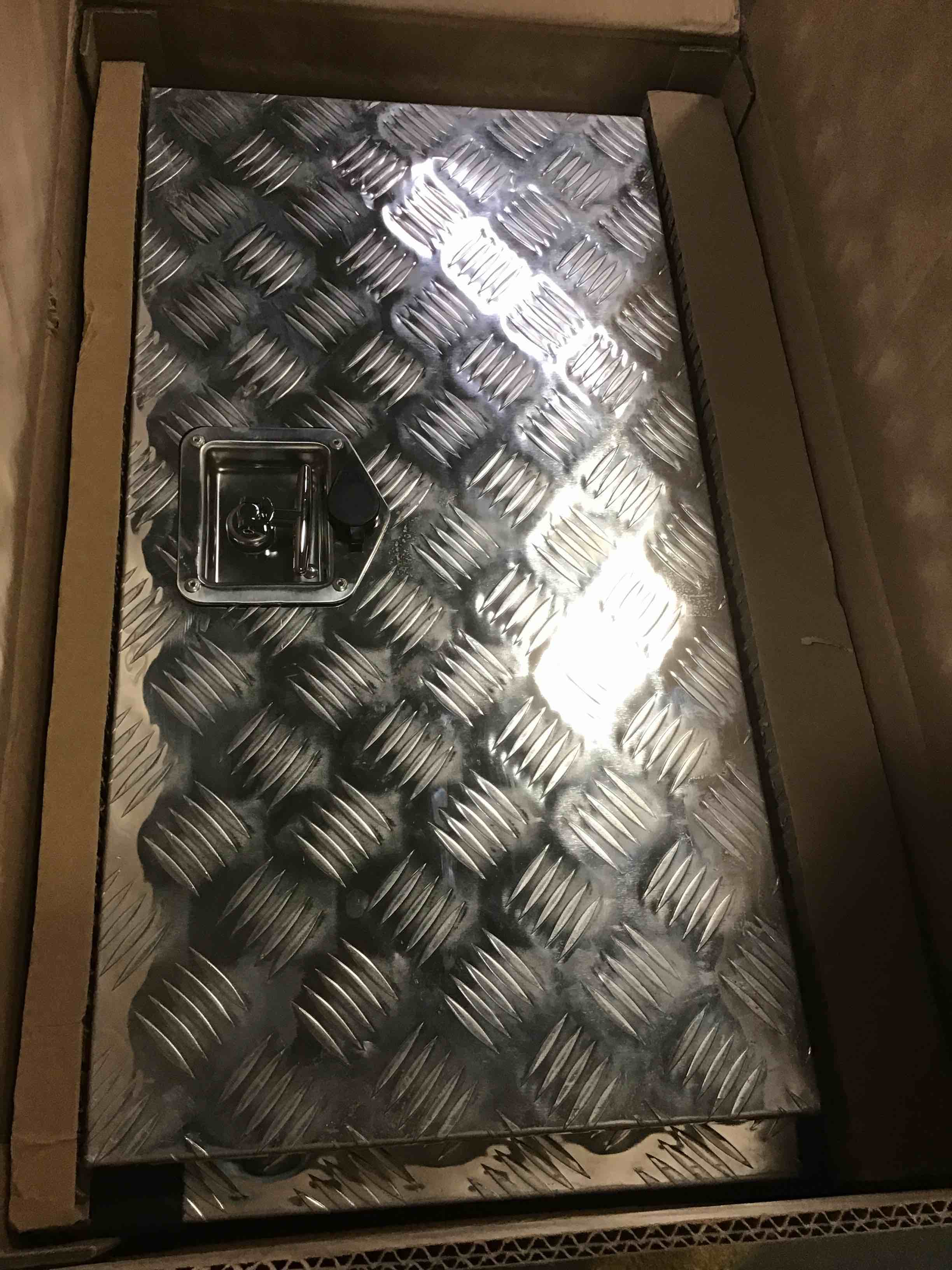 https://s3.amazonaws.com/lotting-images-prod/bidfta/ORG5390768_1691668103696.jpeg