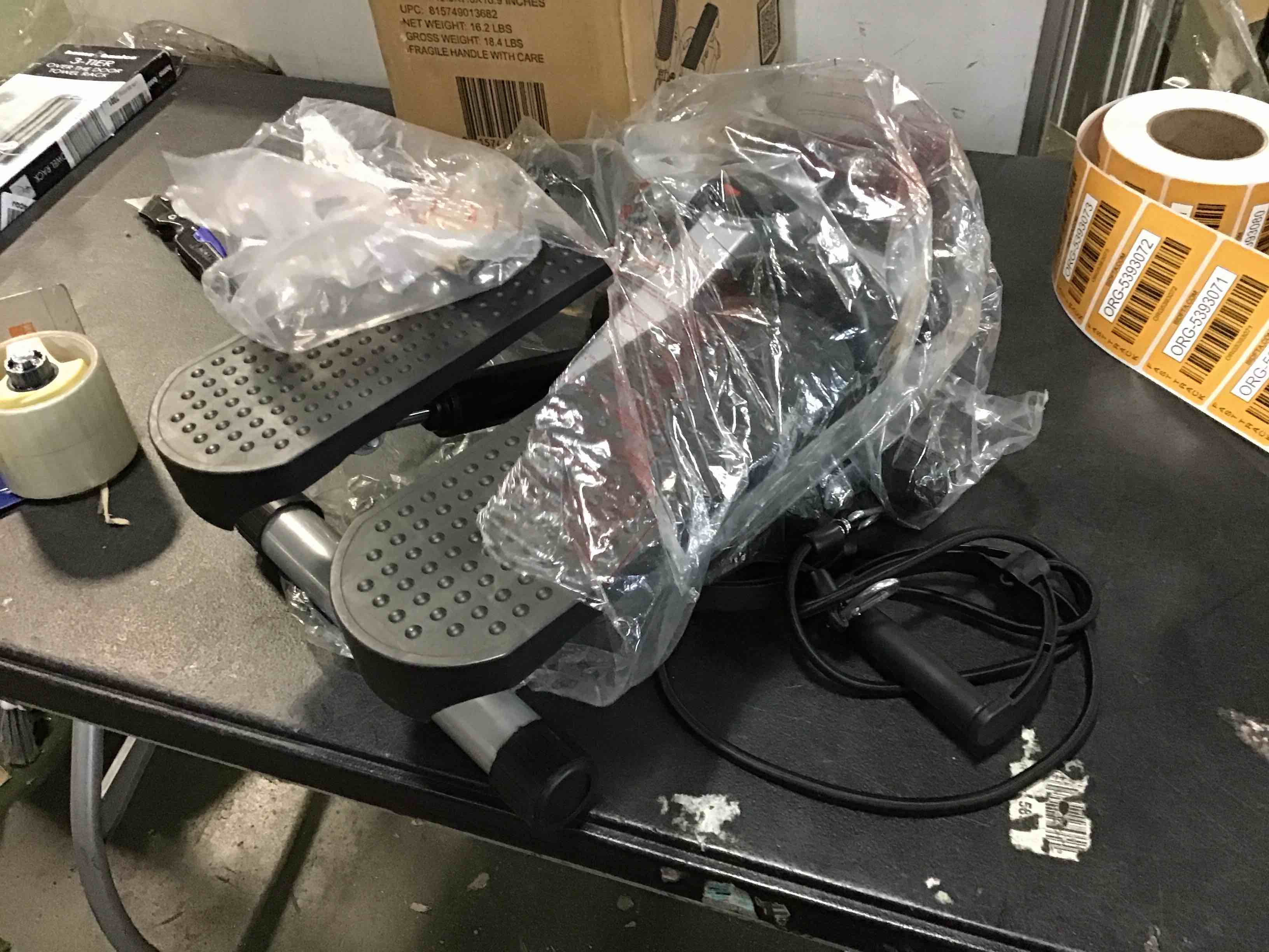 https://s3.amazonaws.com/lotting-images-prod/bidfta/ORG5393070_1691844106982.jpeg