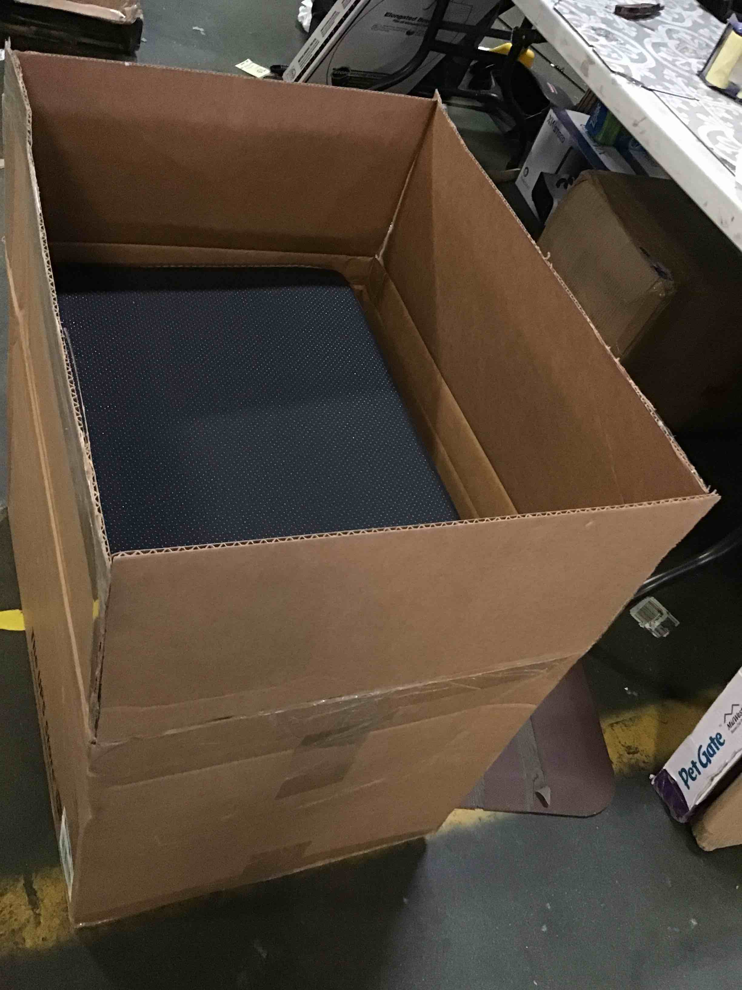 https://s3.amazonaws.com/lotting-images-prod/bidfta/ORG5396605_1689782635844.jpeg