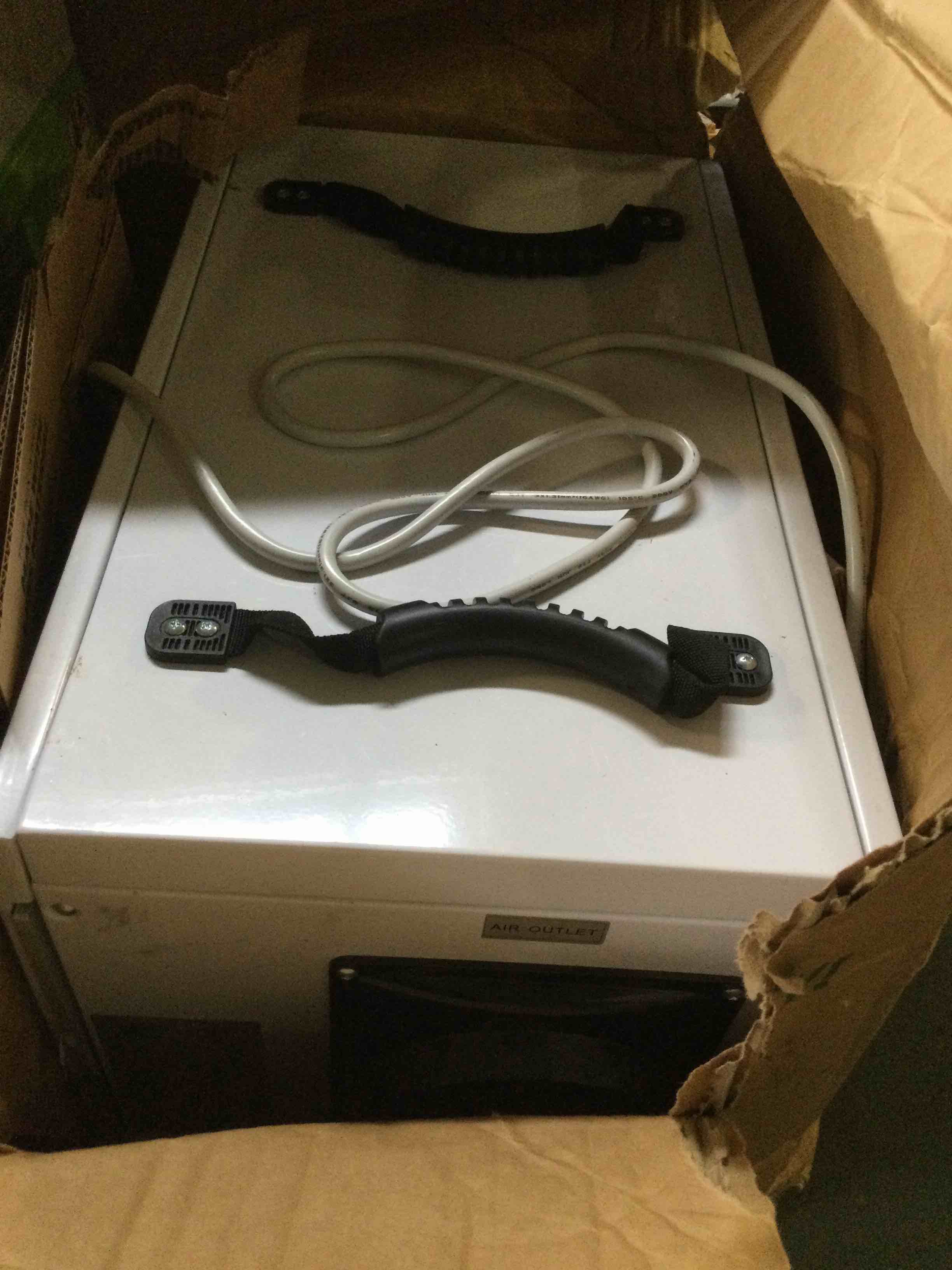 https://s3.amazonaws.com/lotting-images-prod/bidfta/ORG5399795_1691525822326.jpeg