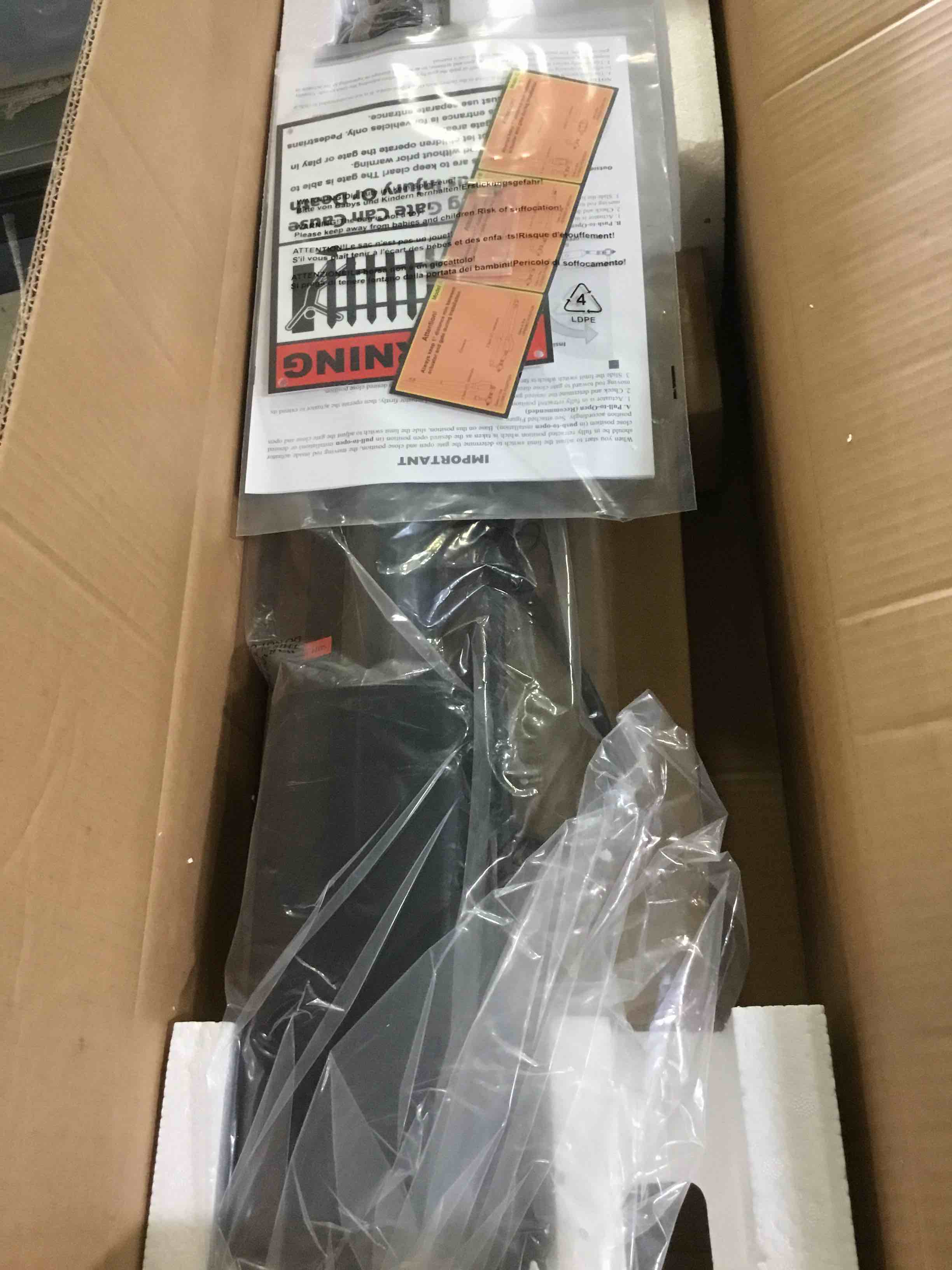 https://s3.amazonaws.com/lotting-images-prod/bidfta/ORG5404410_1690213554079.jpeg
