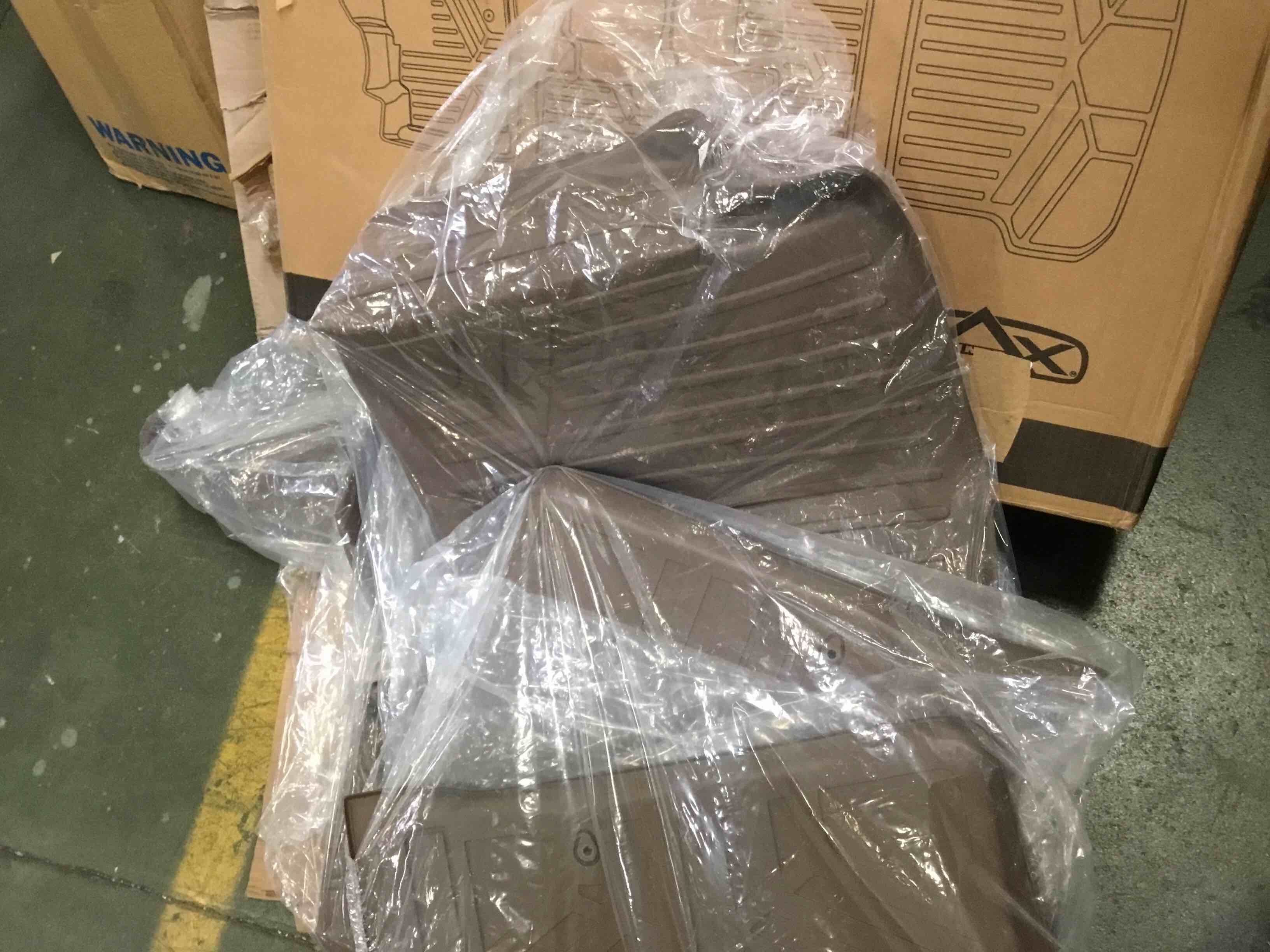 https://s3.amazonaws.com/lotting-images-prod/bidfta/ORG5422041_1691688644633.jpeg