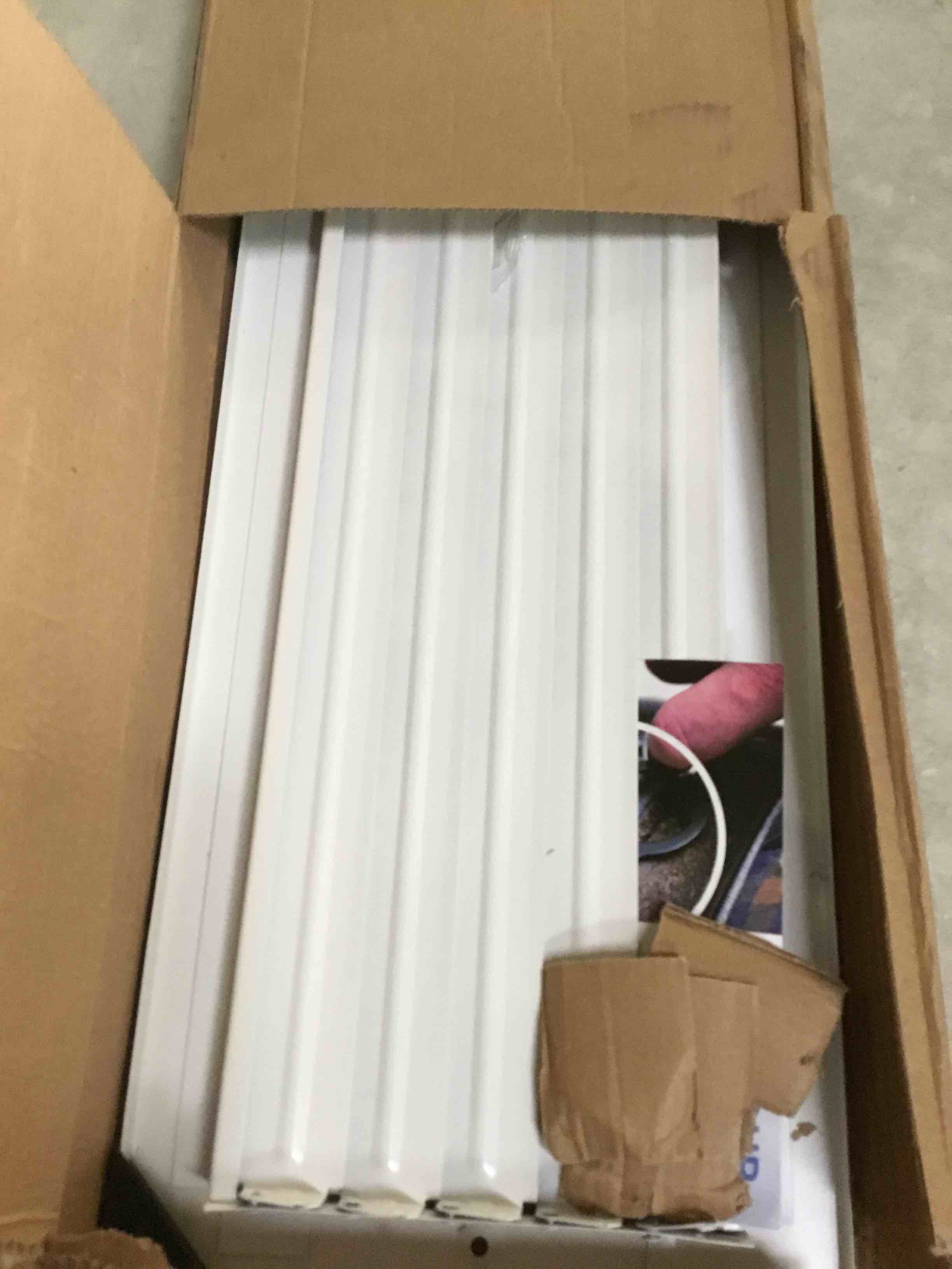 https://s3.amazonaws.com/lotting-images-prod/bidfta/ORG5425480_1691583391902.jpeg