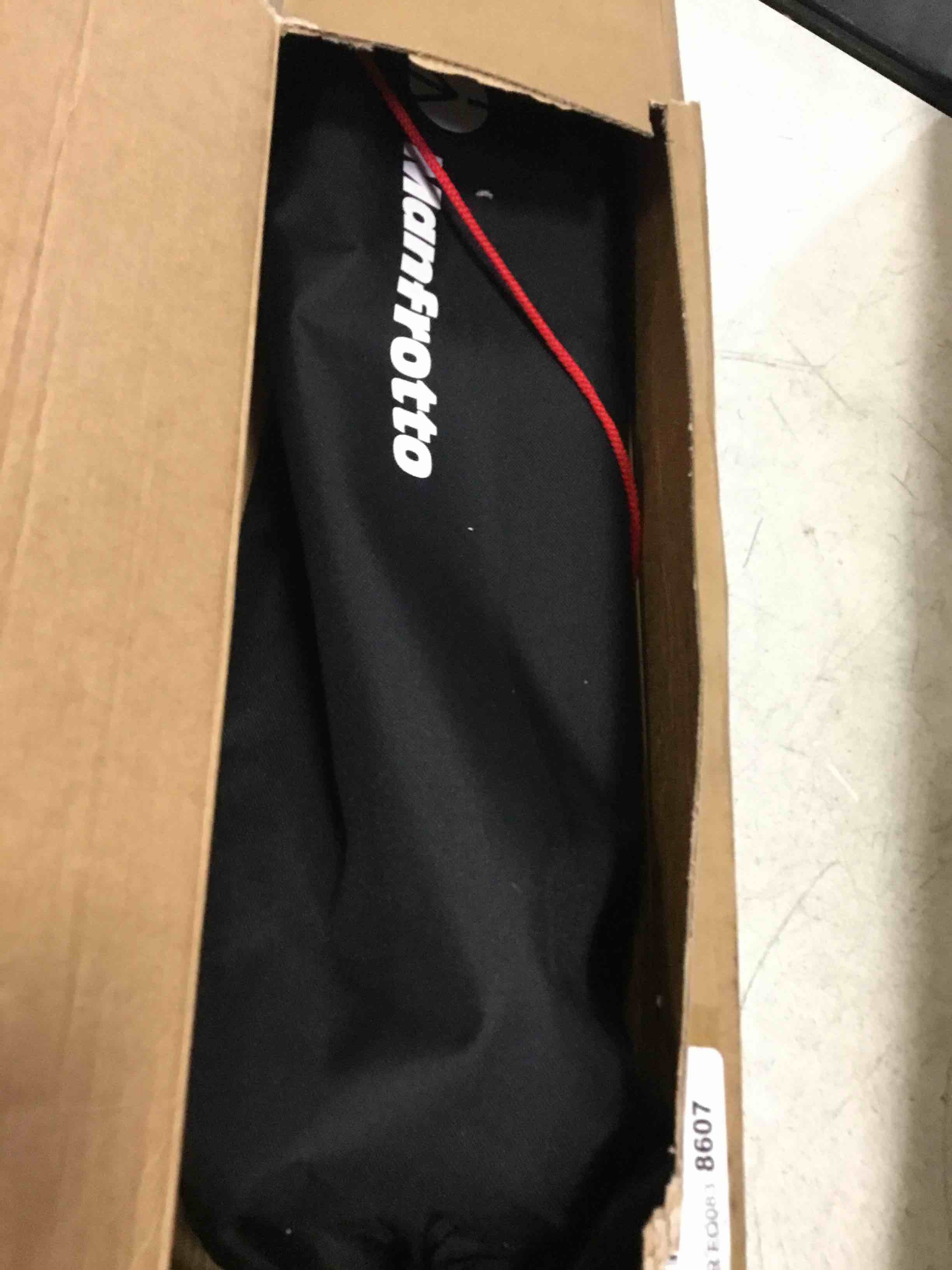 https://s3.amazonaws.com/lotting-images-prod/bidfta/ORG5425917_1692188035138.jpeg