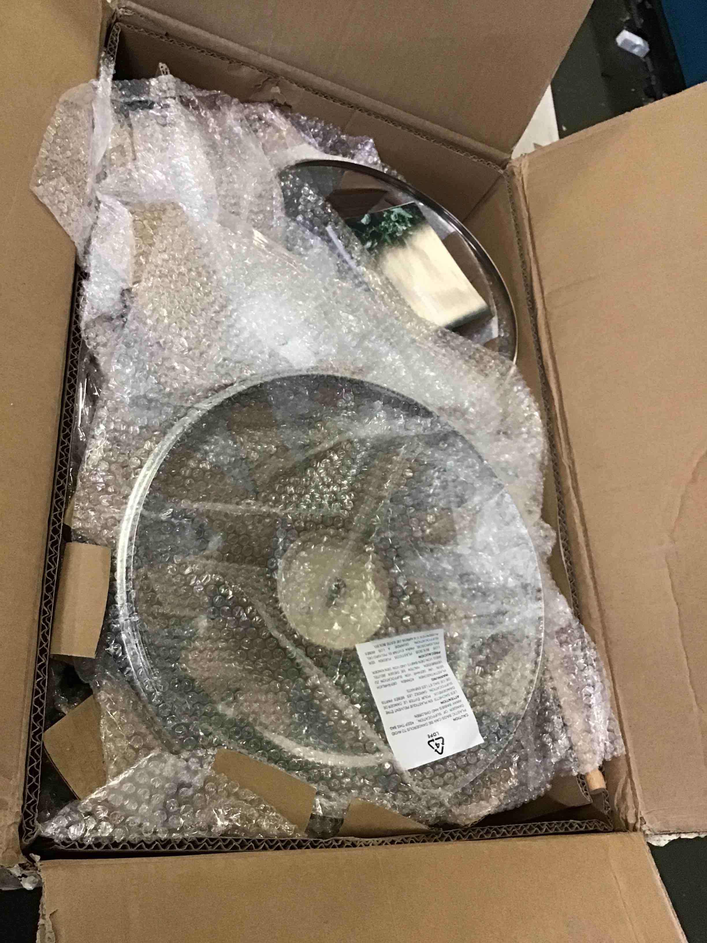 https://s3.amazonaws.com/lotting-images-prod/bidfta/ORG5427510_1690917902845.jpeg