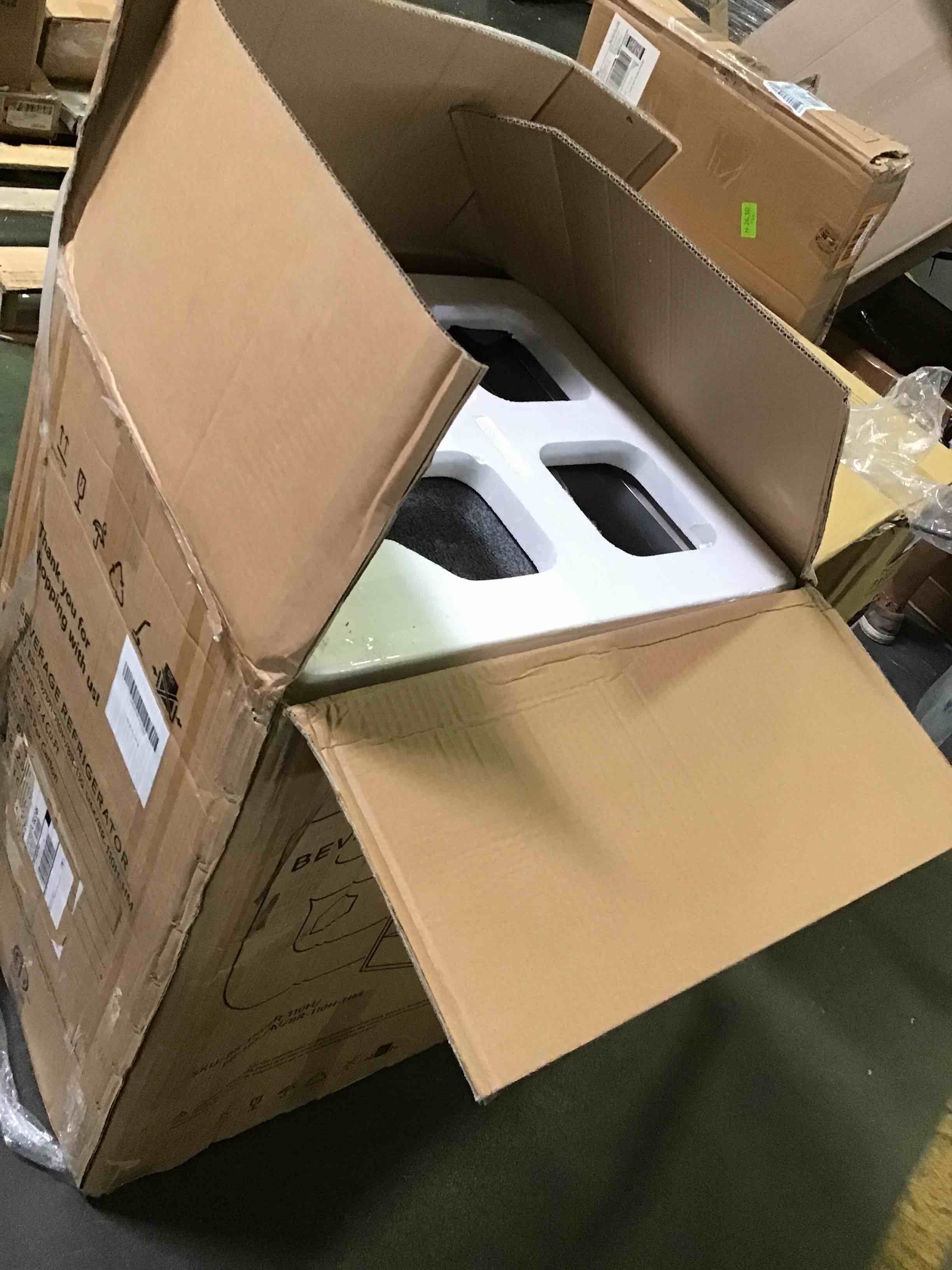 https://s3.amazonaws.com/lotting-images-prod/bidfta/ORG5427656_1690990334826.jpeg