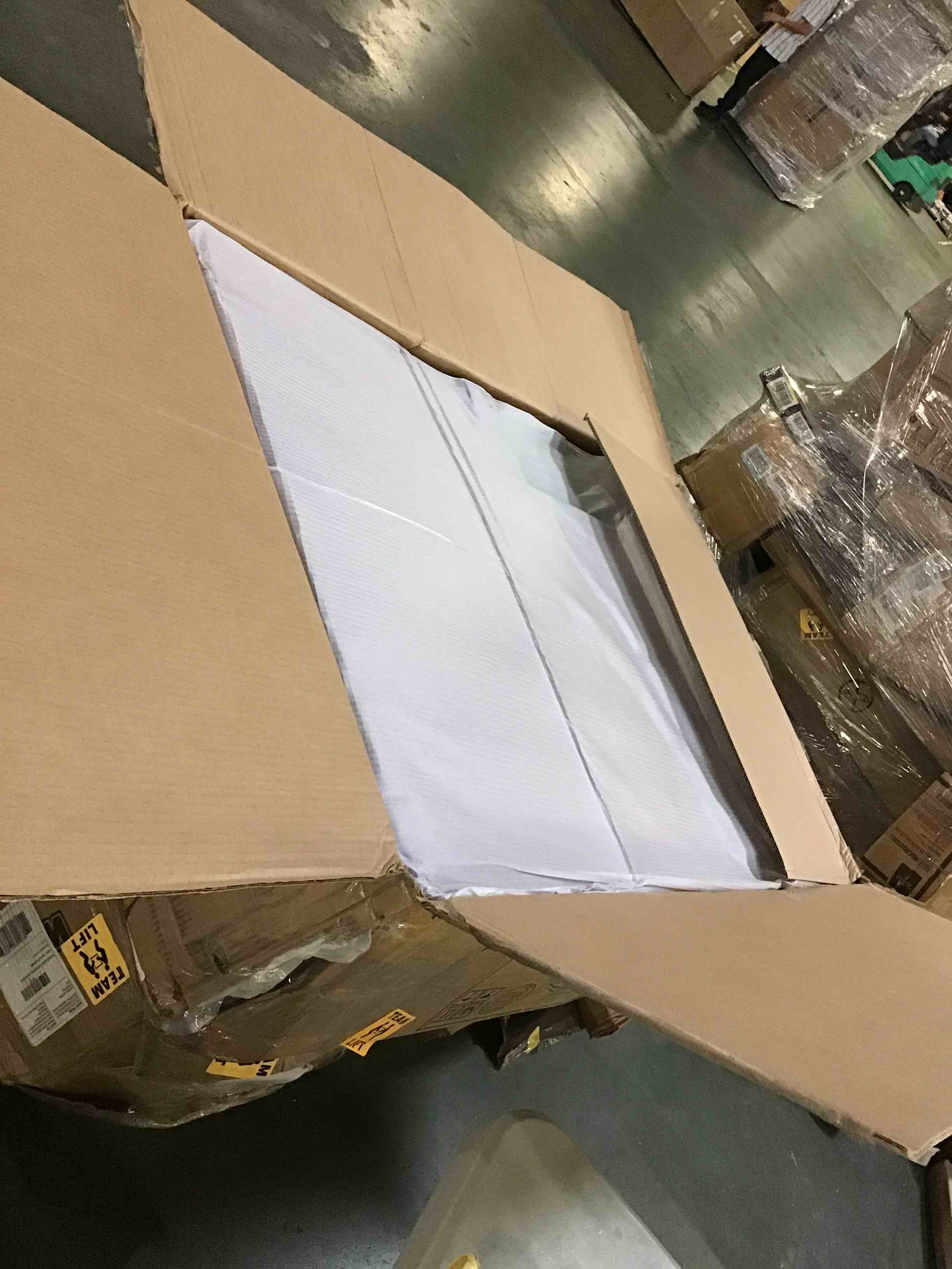 https://s3.amazonaws.com/lotting-images-prod/bidfta/ORG5427753_1691063037448.jpeg