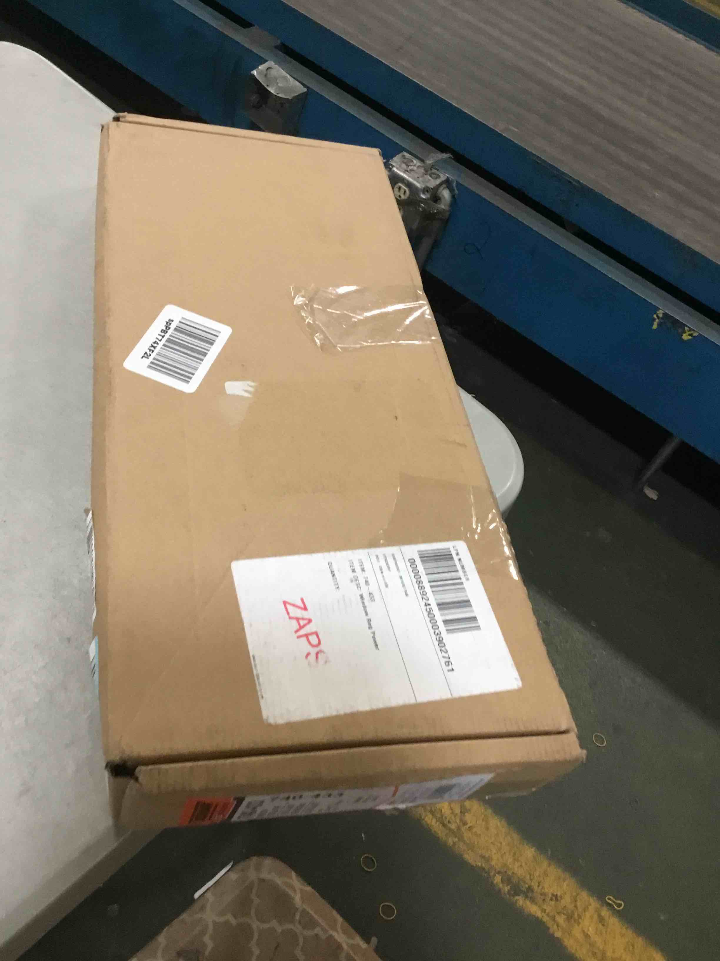 https://s3.amazonaws.com/lotting-images-prod/bidfta/ORG5428427_1691499370930.jpeg