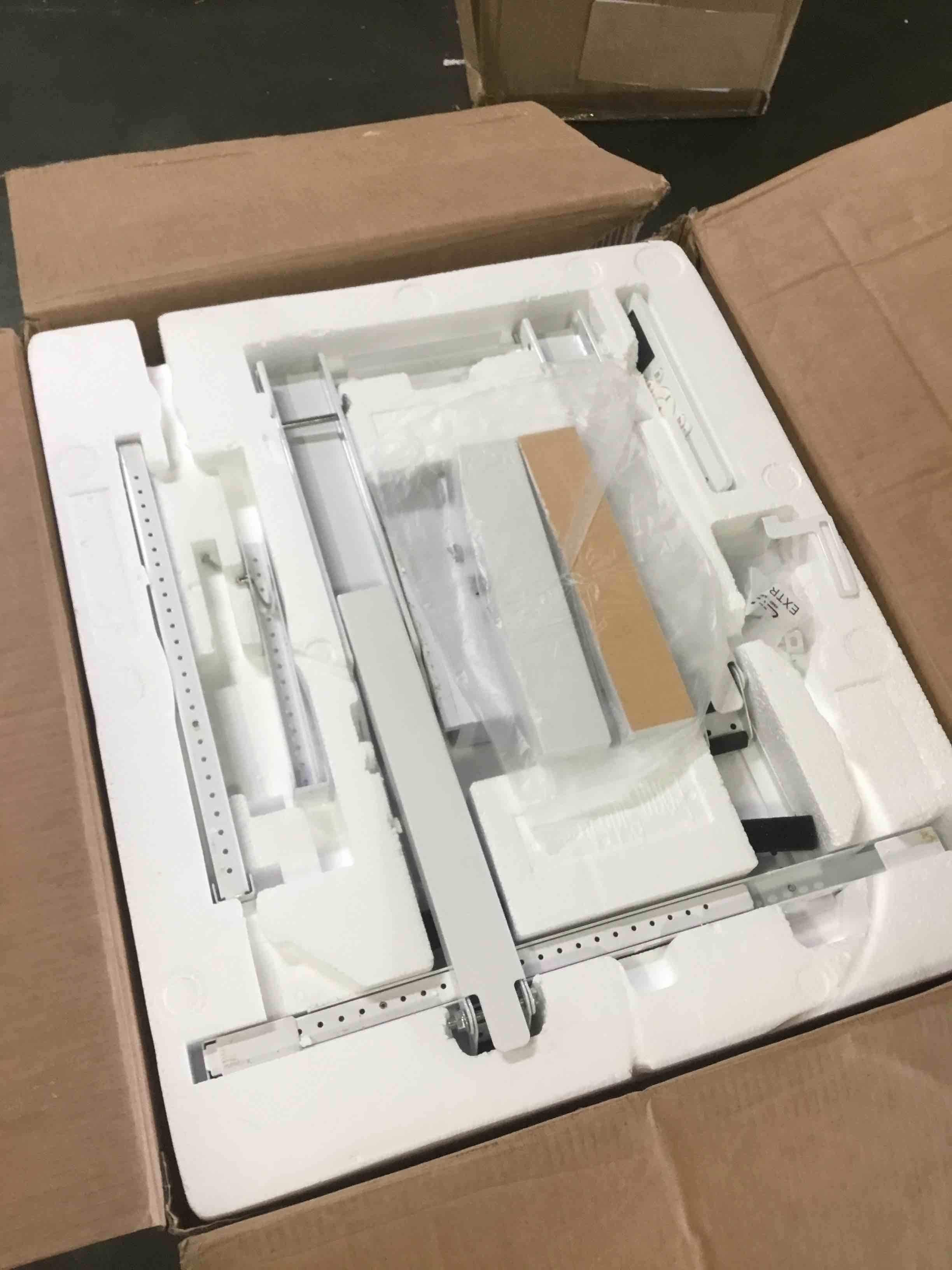 https://s3.amazonaws.com/lotting-images-prod/bidfta/ORG5428485_1691507596941.jpeg