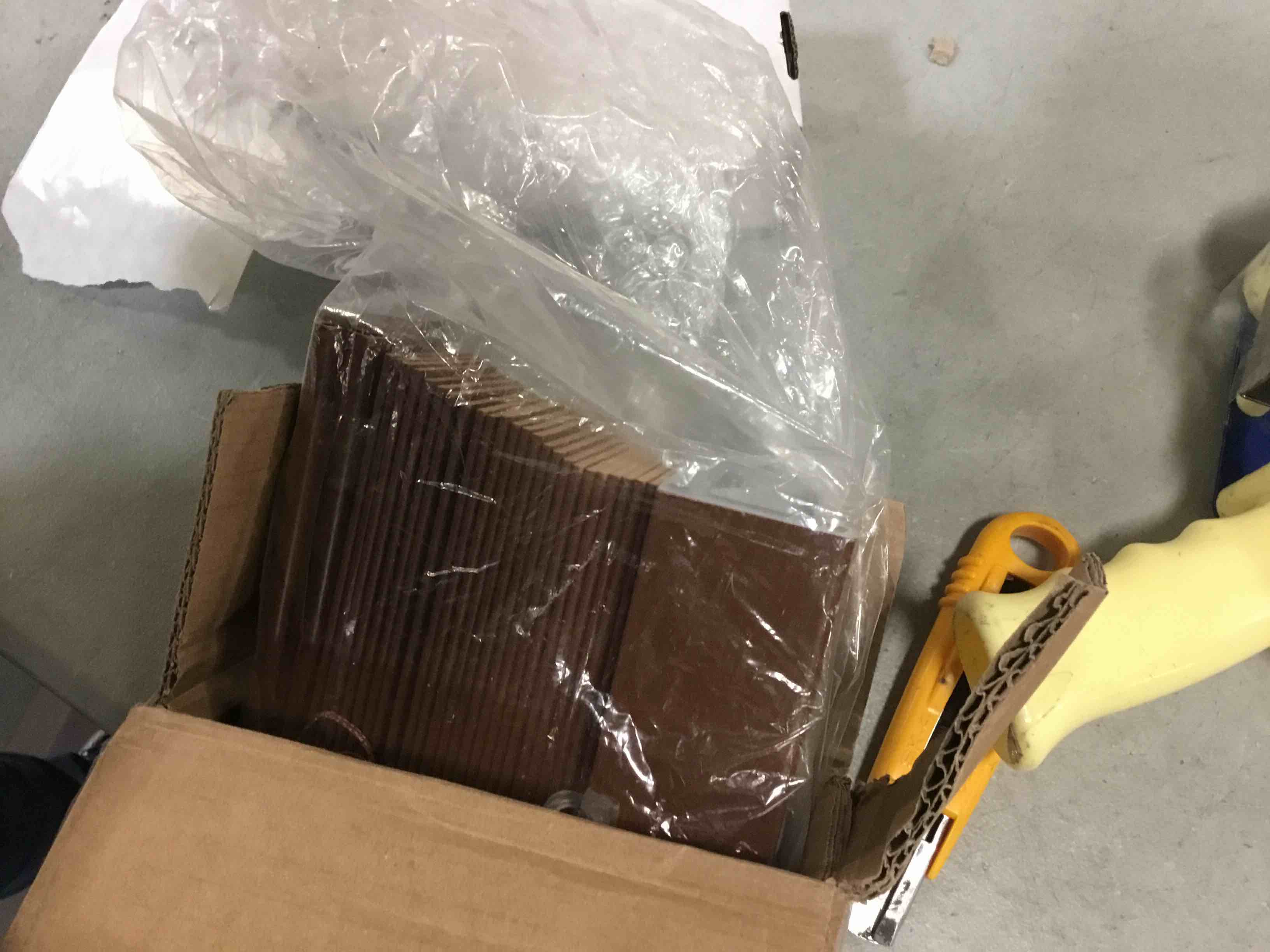 https://s3.amazonaws.com/lotting-images-prod/bidfta/ORG5428618_1691580927931.jpeg