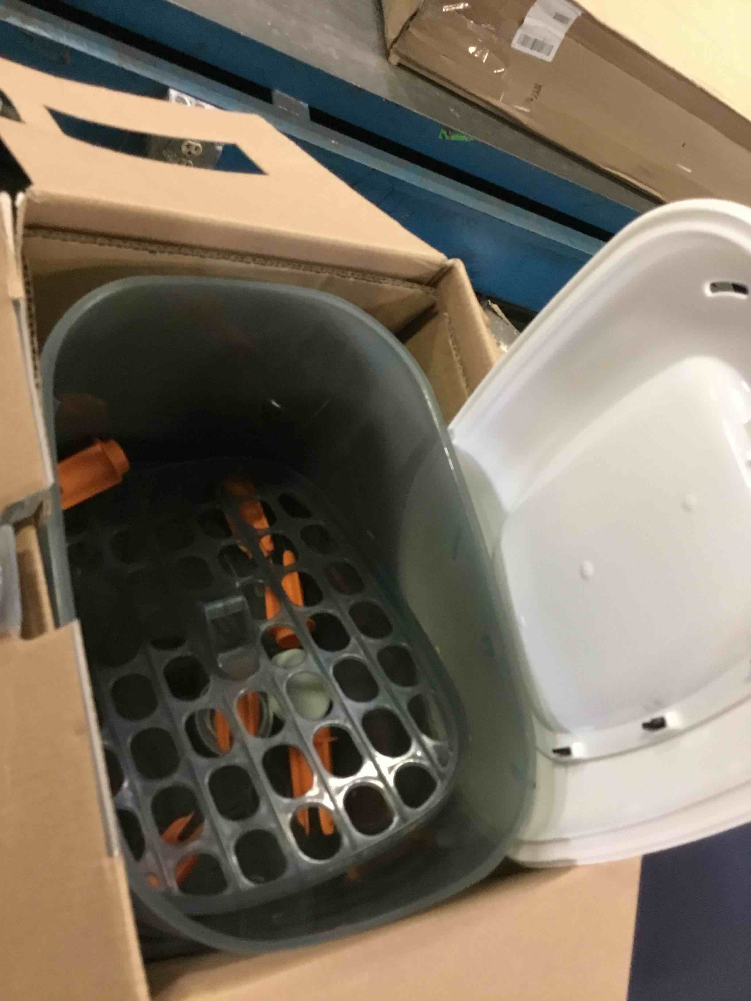 https://s3.amazonaws.com/lotting-images-prod/bidfta/ORG5429447_1691414414237.jpeg