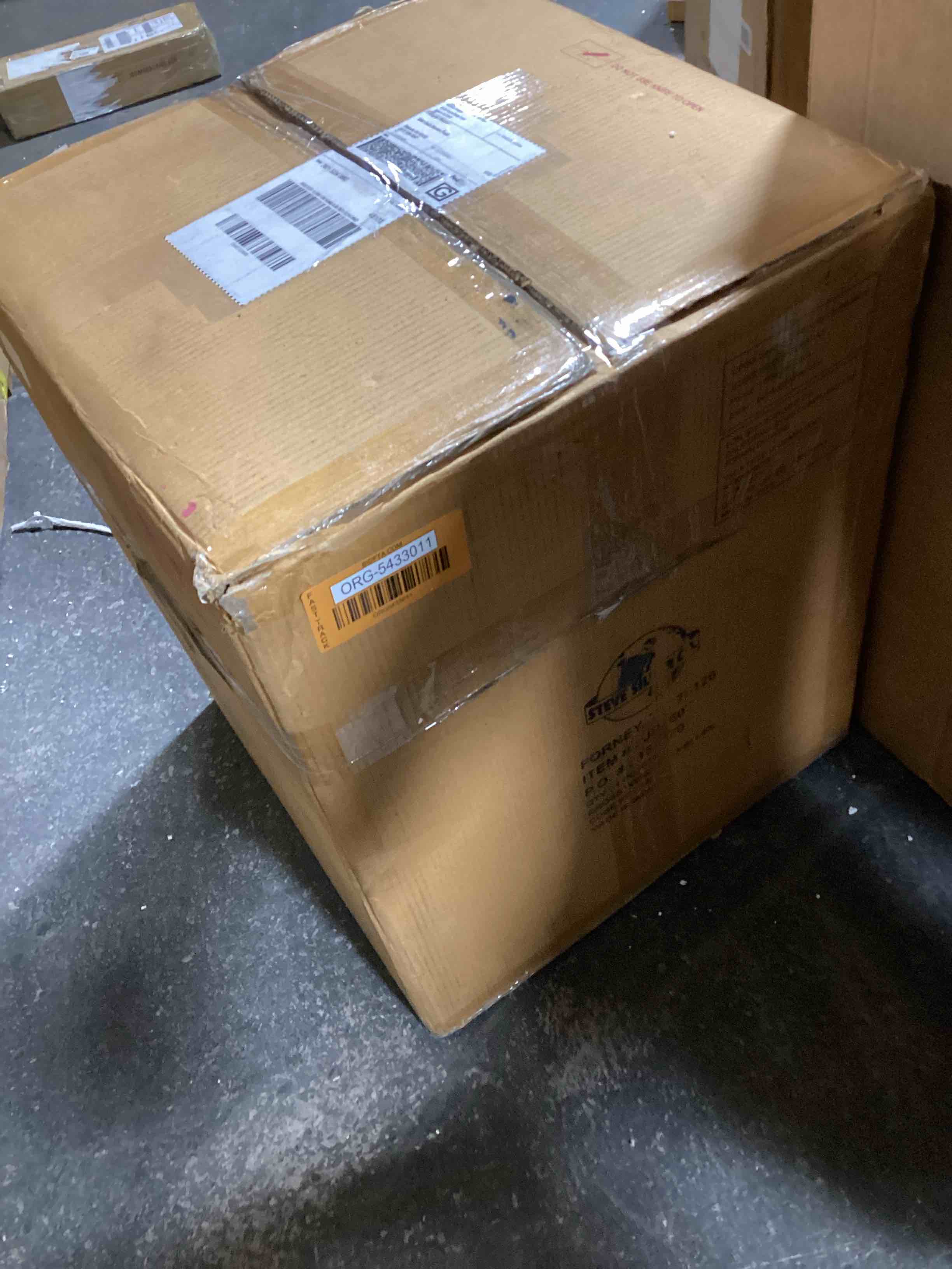 https://s3.amazonaws.com/lotting-images-prod/bidfta/ORG5433011_1702046492472.jpeg