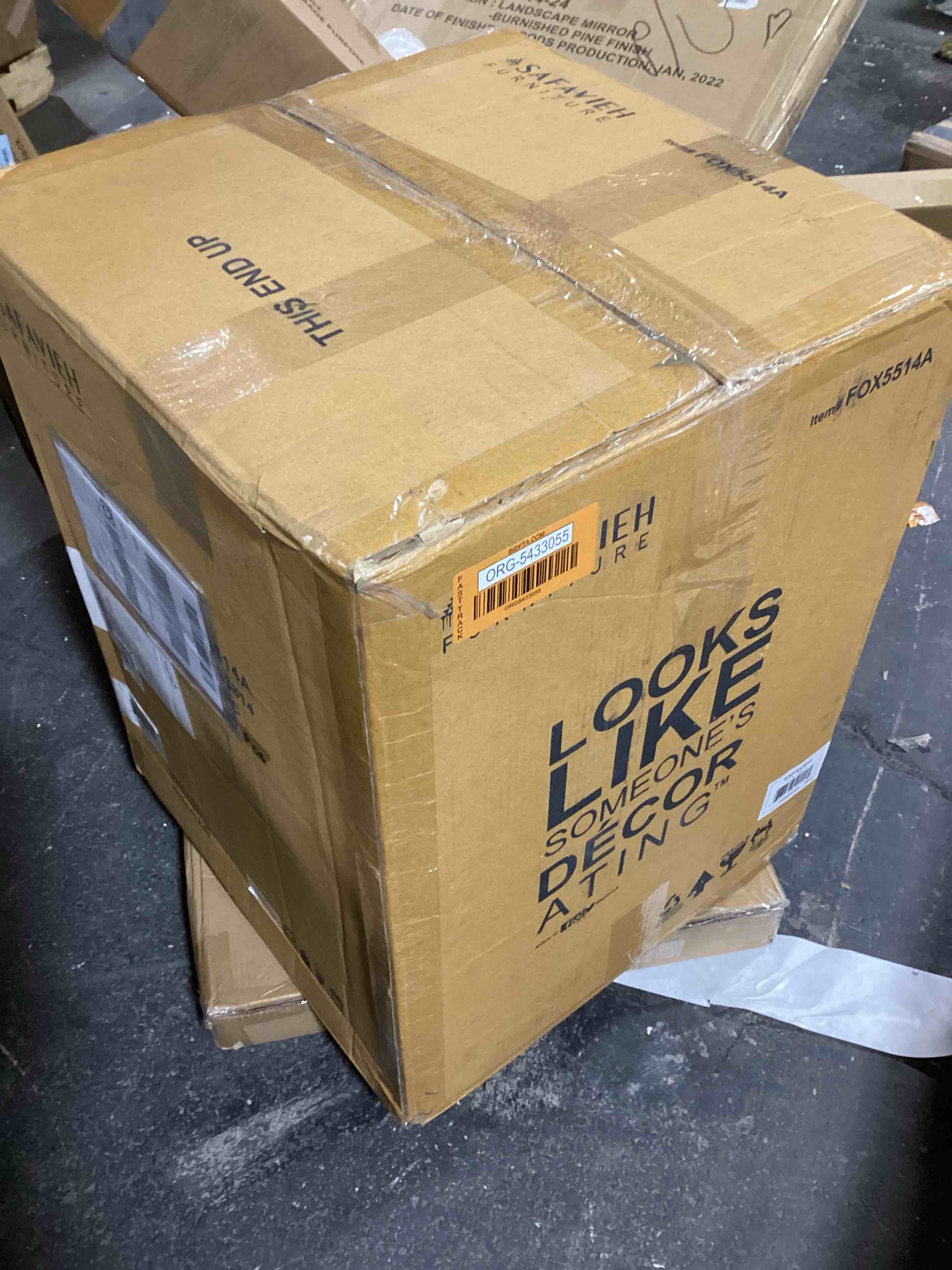 https://s3.amazonaws.com/lotting-images-prod/bidfta/ORG5433055_1702064590201.jpeg