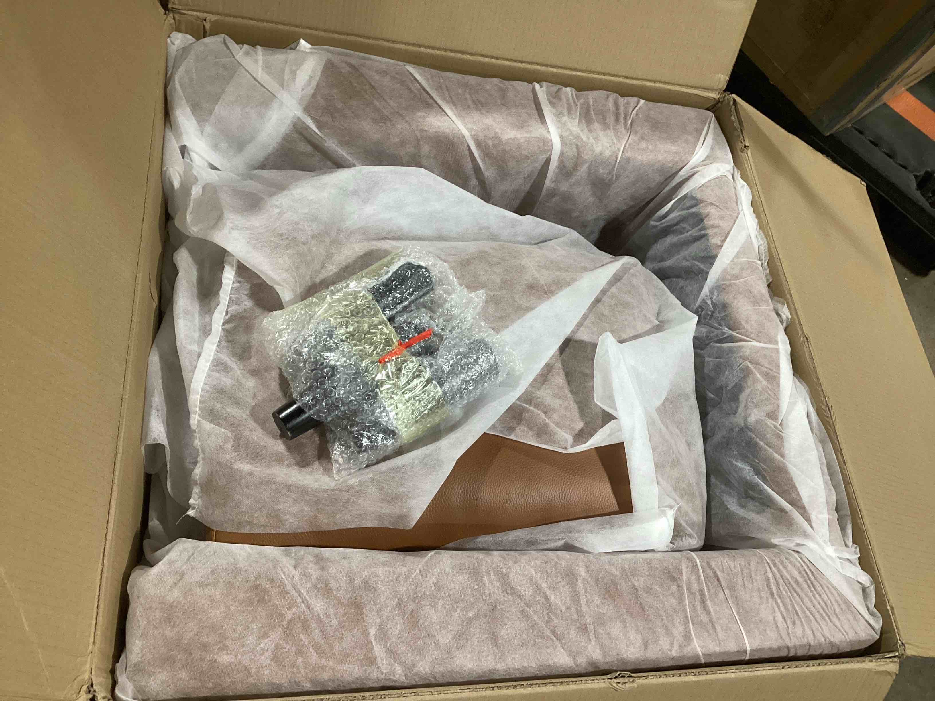 https://s3.amazonaws.com/lotting-images-prod/bidfta/ORG5438629_1699987616171.jpeg