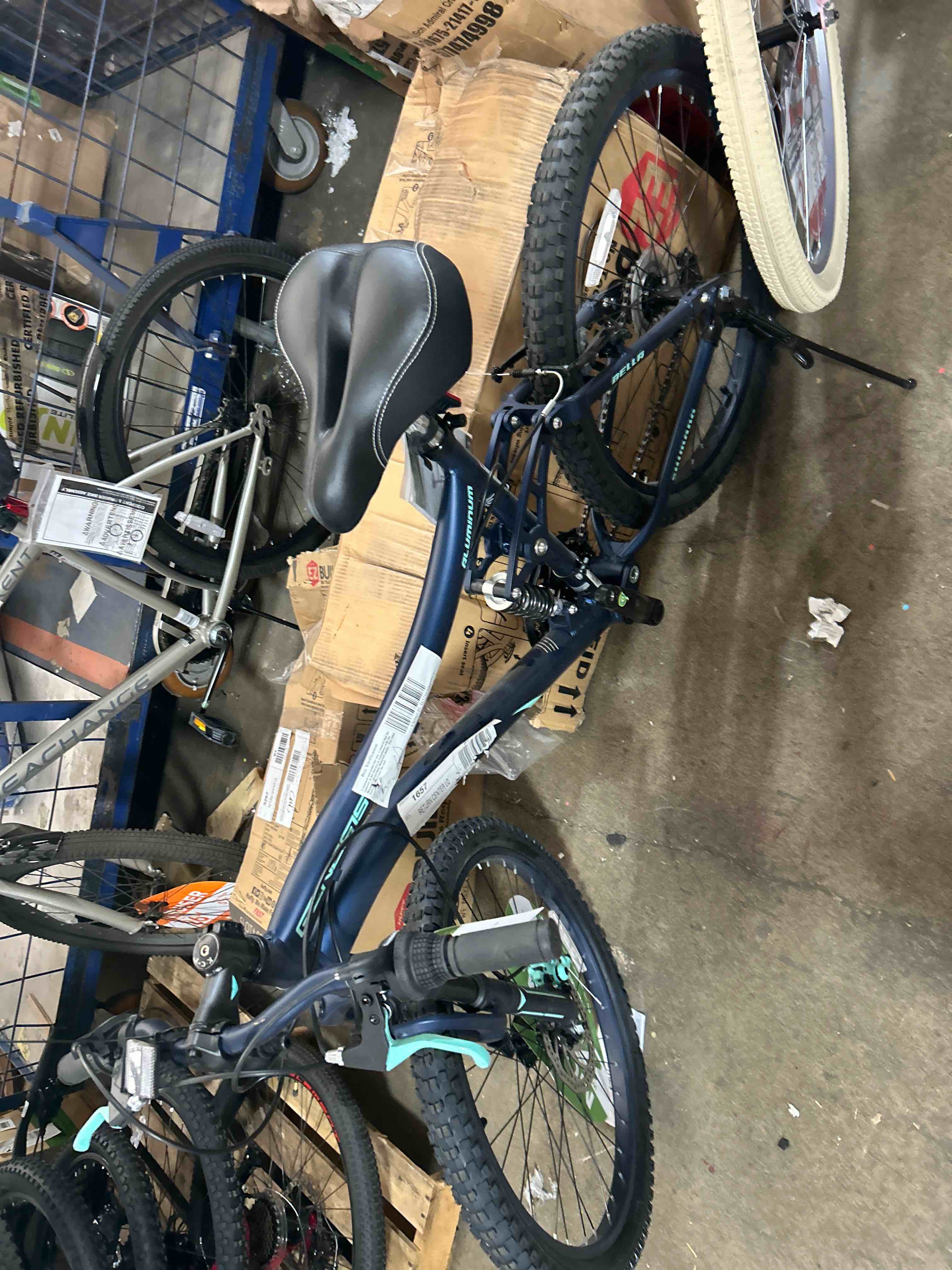 Genesis 24  Bella Vista Girl s Full Suspension Mountain Bike  Blue