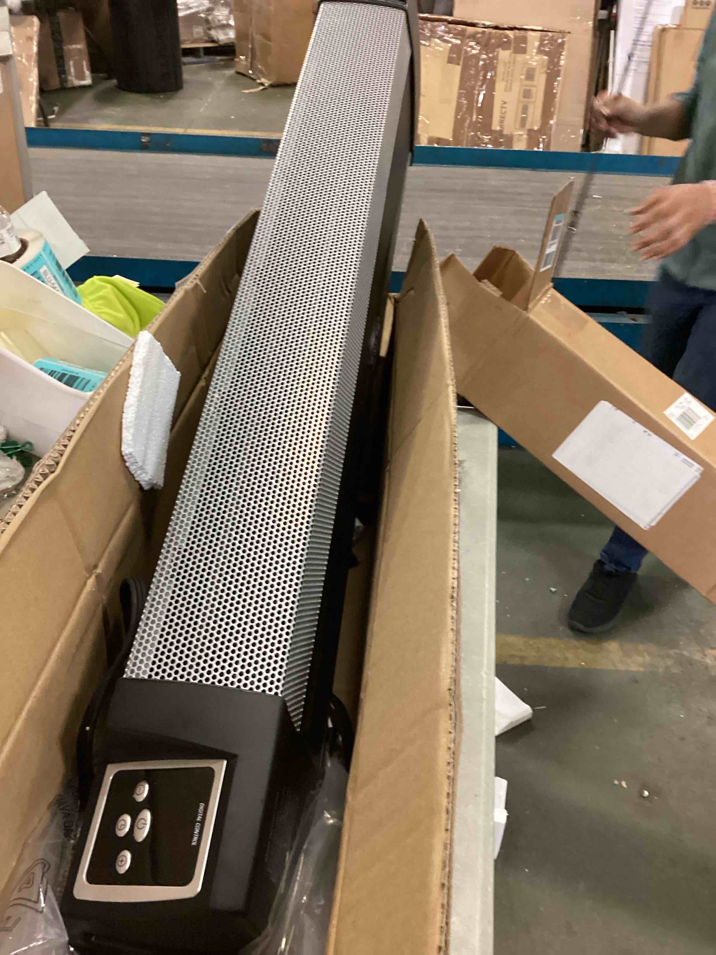 https://s3.amazonaws.com/lotting-images-prod/bidfta/ORG5476187_1699298439963.jpeg