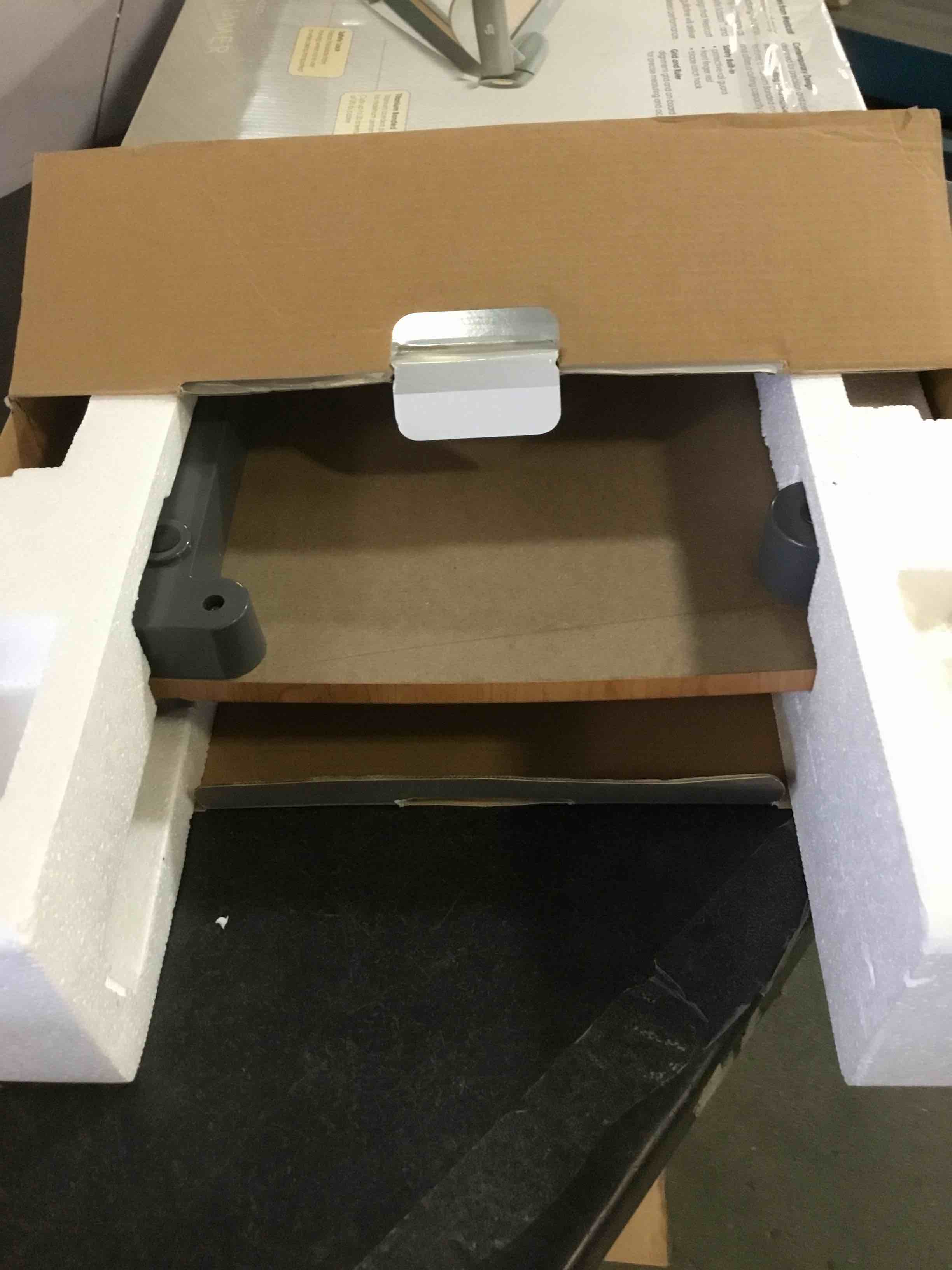 https://s3.amazonaws.com/lotting-images-prod/bidfta/ORG5477775_1698775901393.jpeg