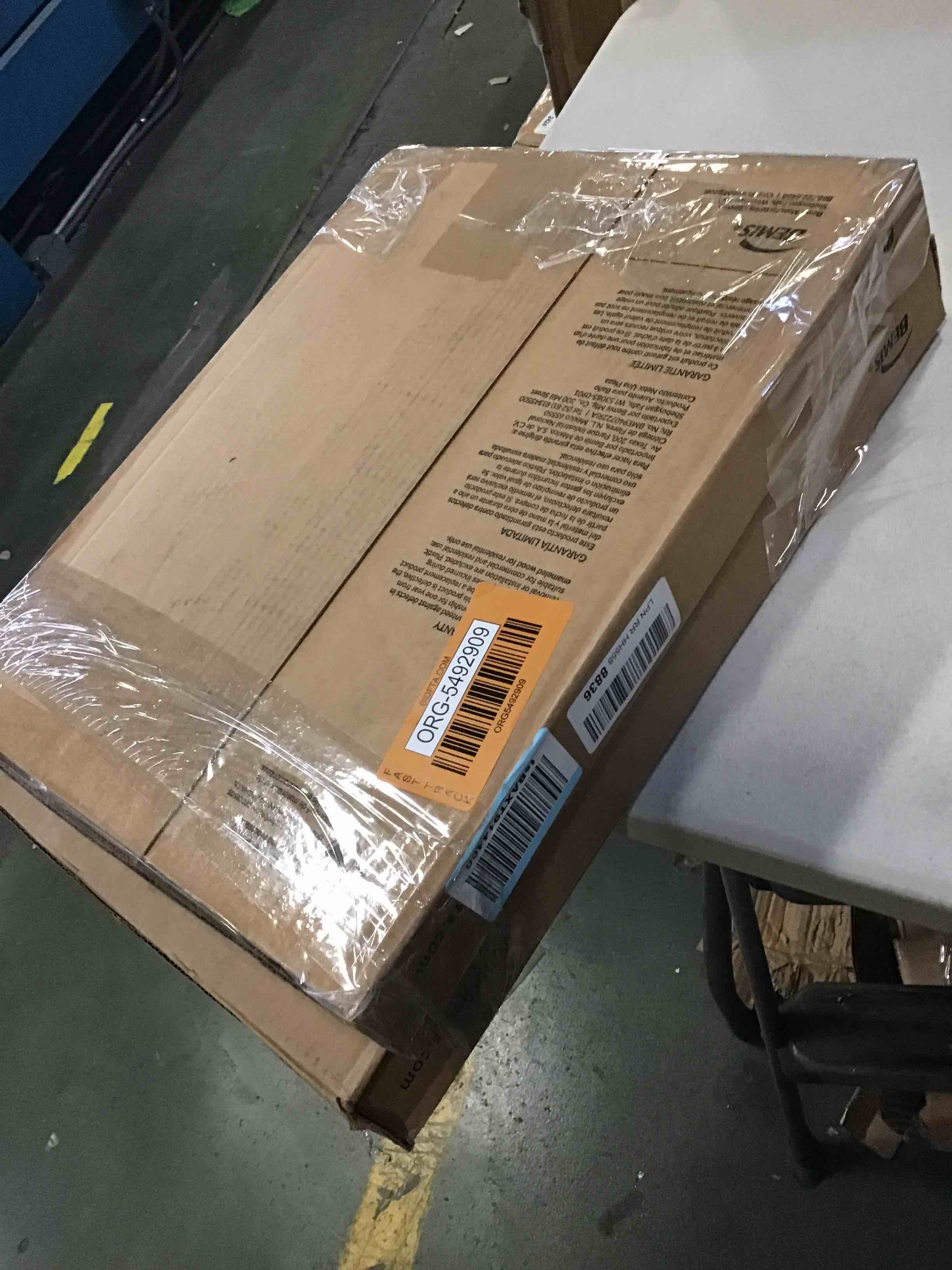 Assortment of Round Bowl Seats, fits all round toilets, different styles and different sizes, from different brands,