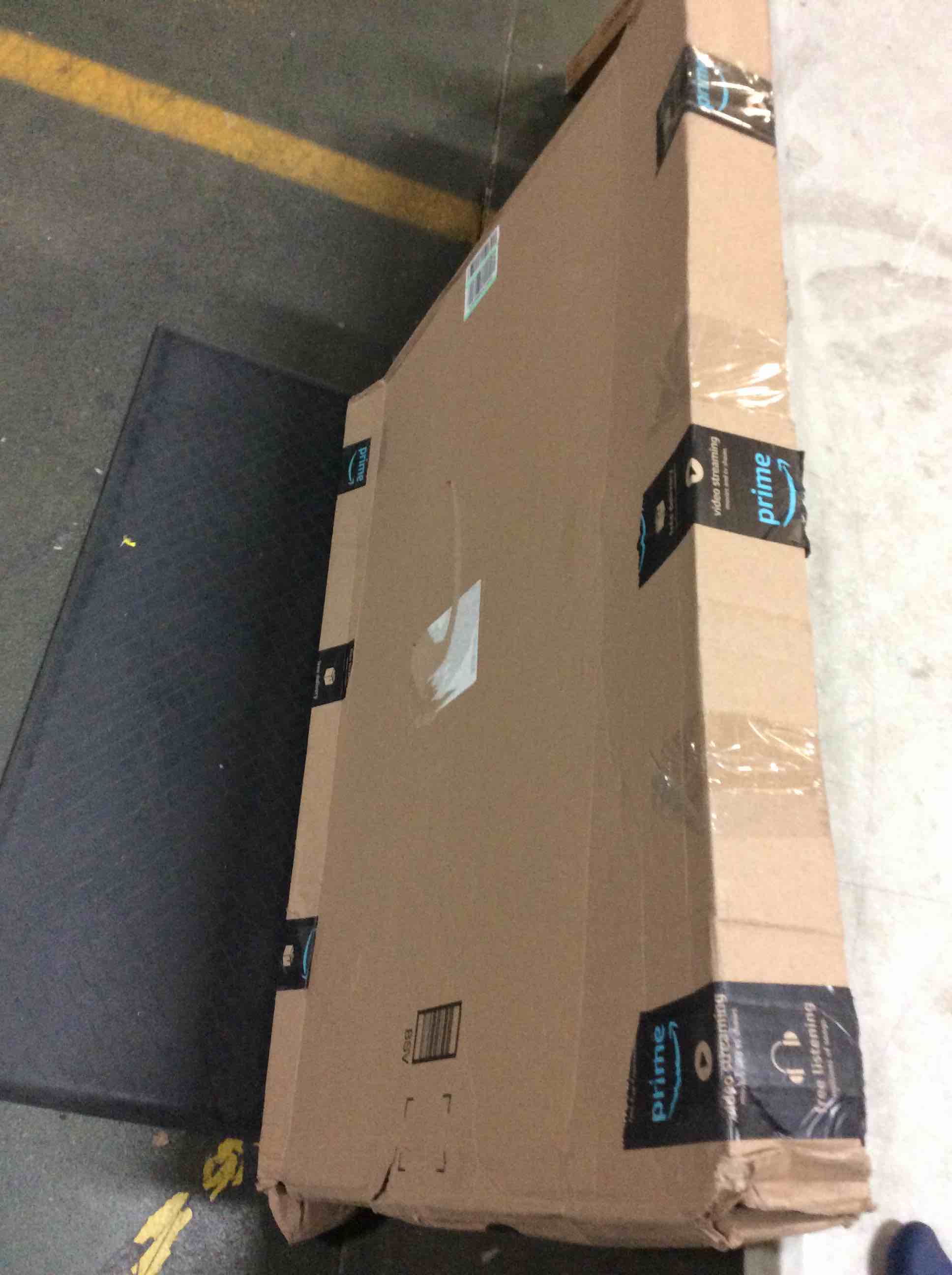 https://s3.amazonaws.com/lotting-images-prod/bidfta/ORG5517595_1697632692447.jpeg