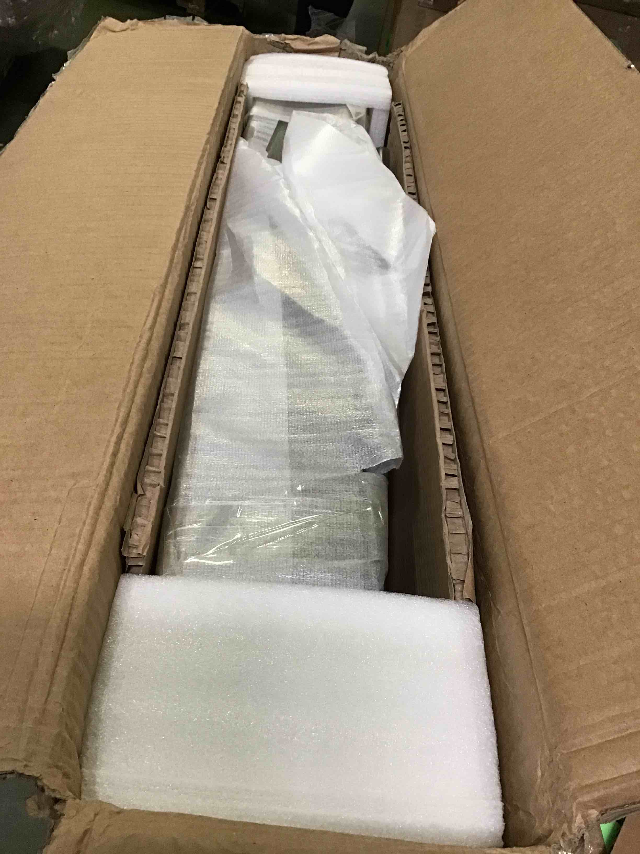 https://s3.amazonaws.com/lotting-images-prod/bidfta/ORG5526503_1697121662459.jpeg