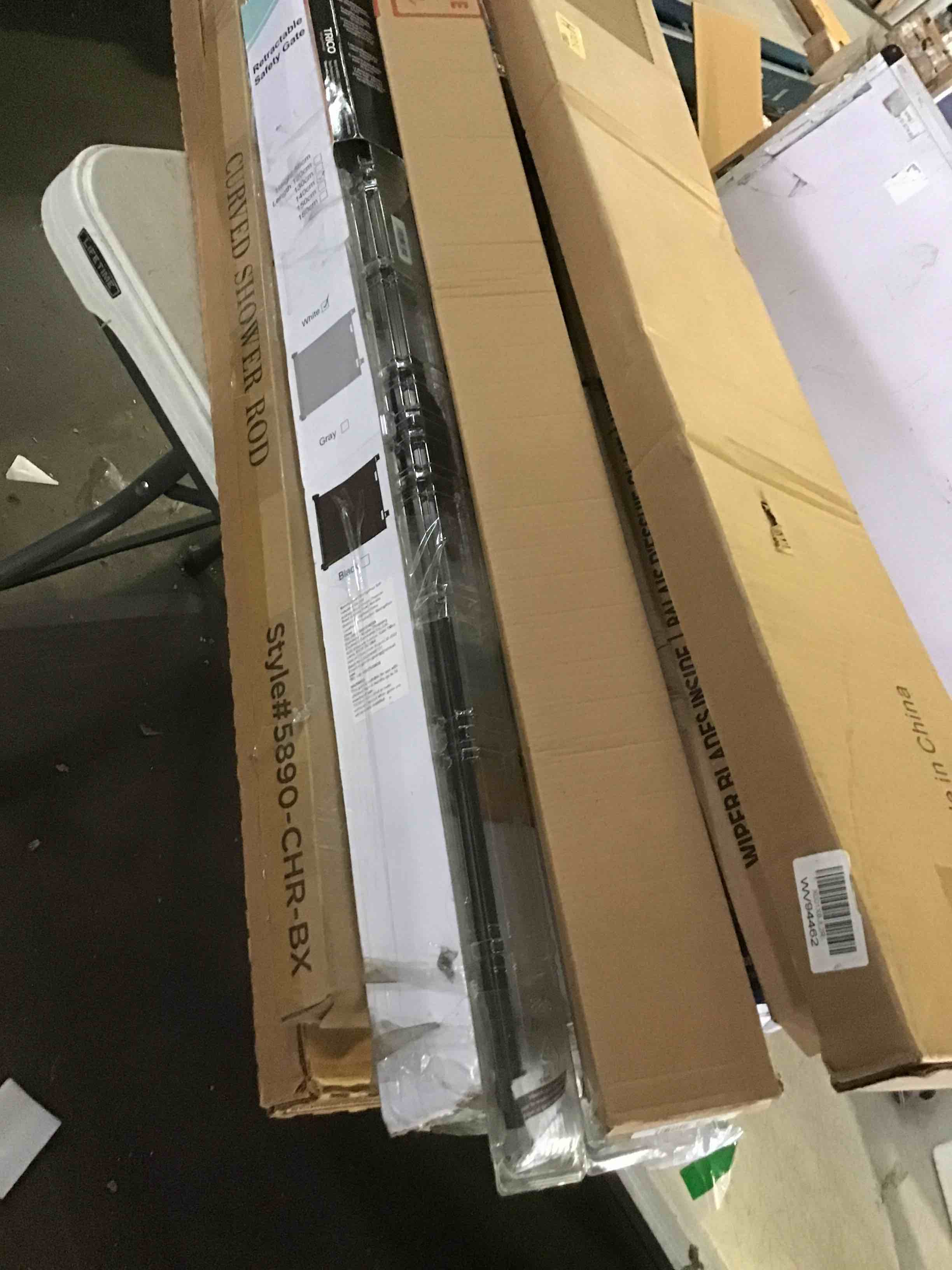 Assorted of  Products for the Maintenance or Decoration of the Home (it can include a variety of sizes and models)
