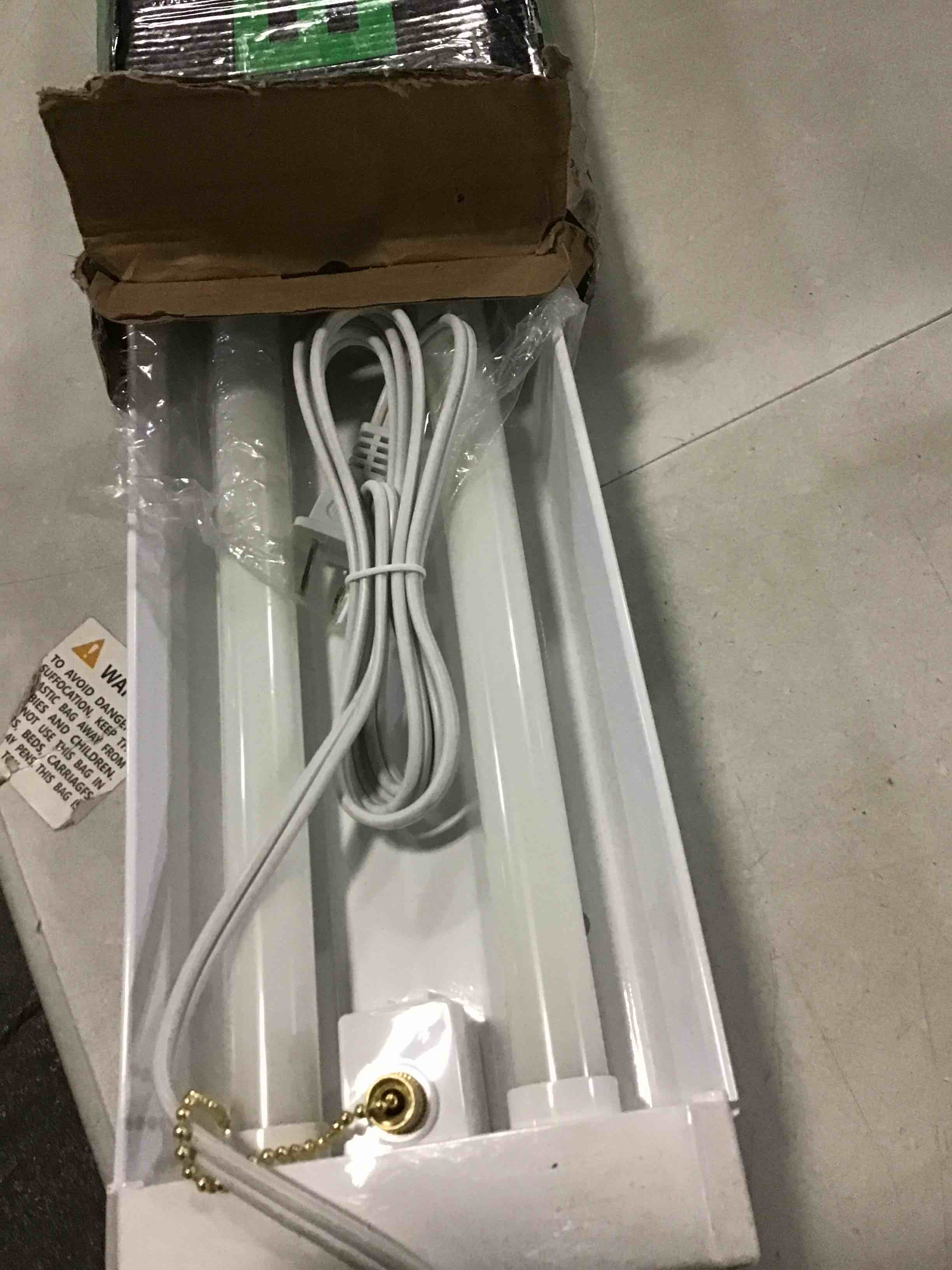 https://s3.amazonaws.com/lotting-images-prod/bidfta/ORG5530332_1700571995289.jpeg