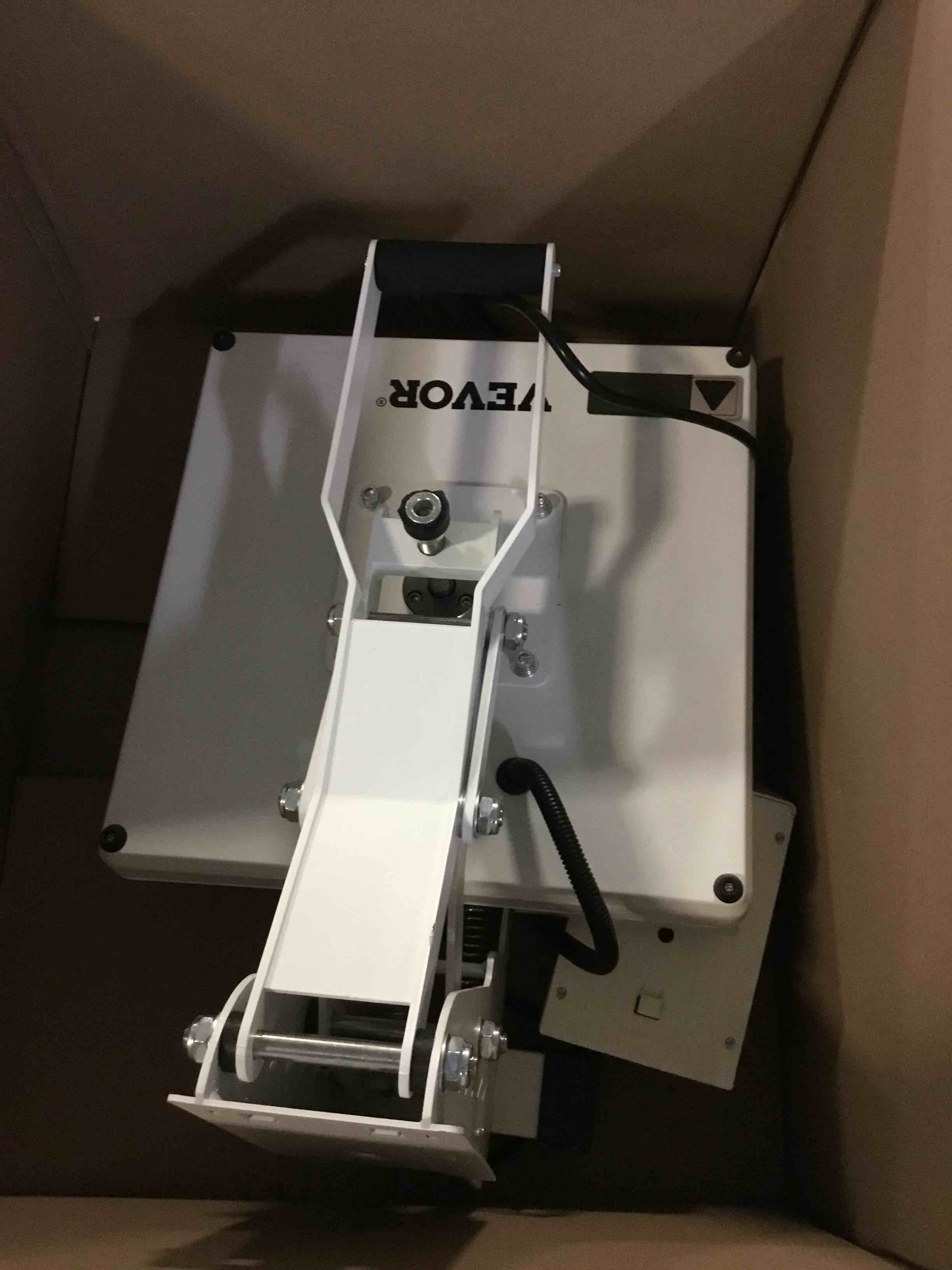 https://s3.amazonaws.com/lotting-images-prod/bidfta/ORG5532972_1699637513937.jpeg