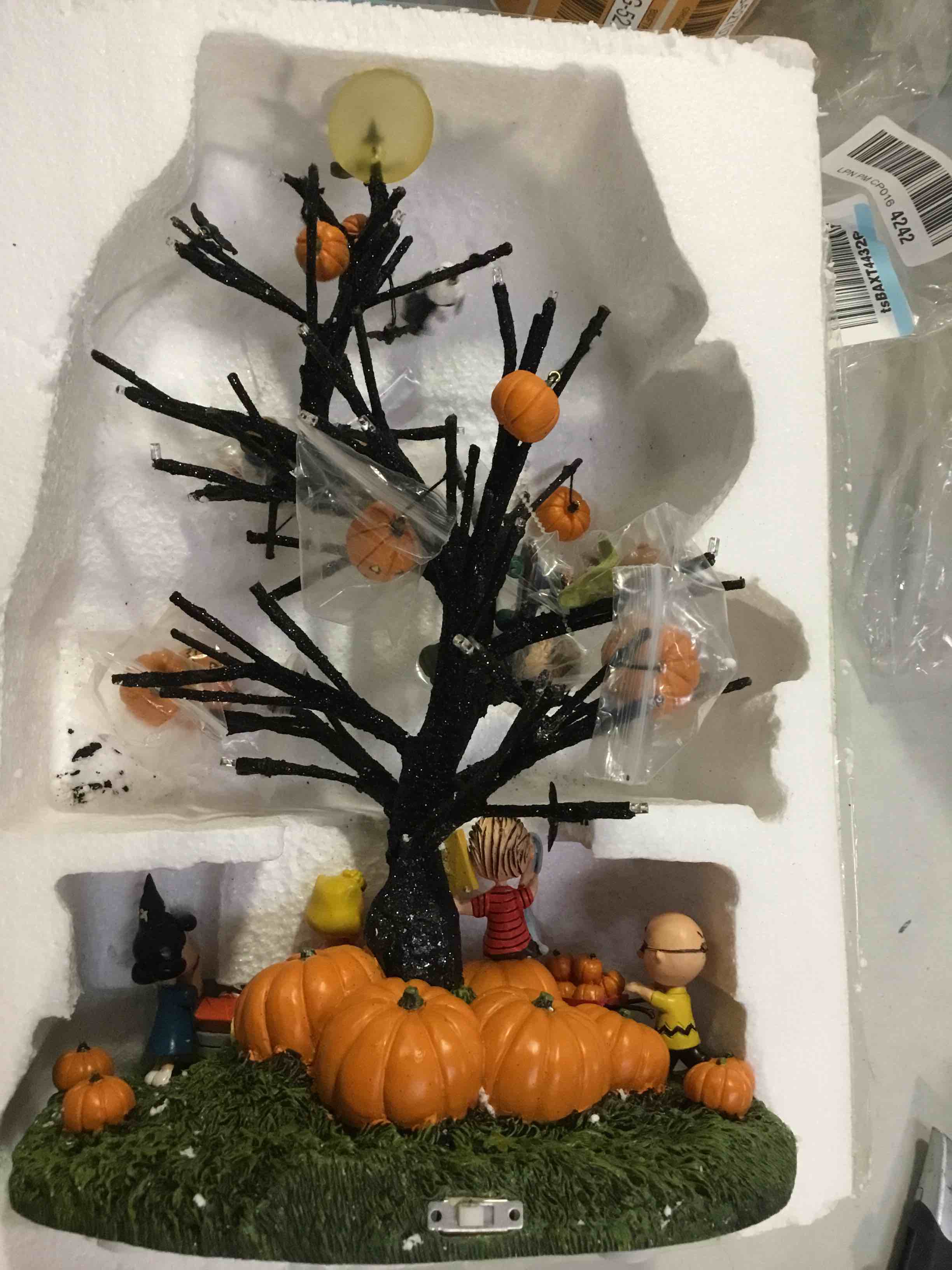 The Peanuts "It's The Great Pumpkin" Illuminated Halloween Tree