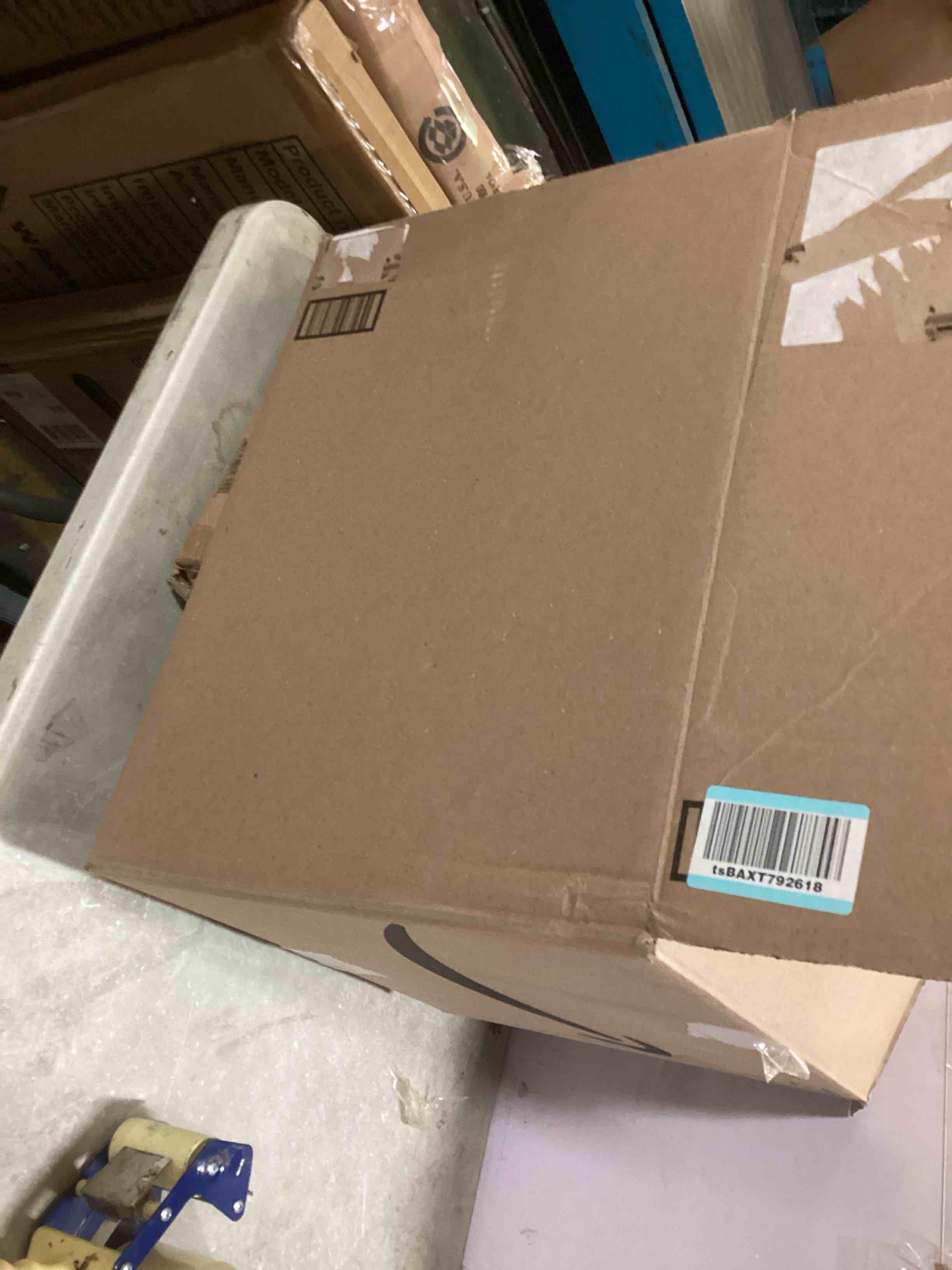 https://s3.amazonaws.com/lotting-images-prod/bidfta/ORG5535056_1699556580178.jpeg