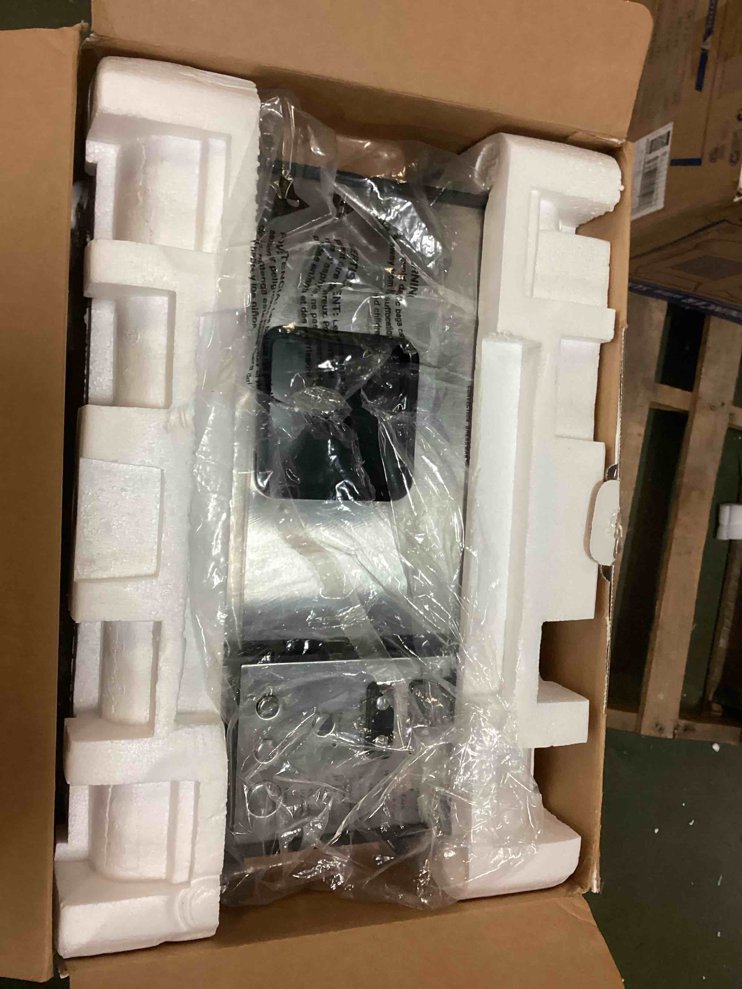 https://s3.amazonaws.com/lotting-images-prod/bidfta/ORG5535397_1699650274475.jpeg