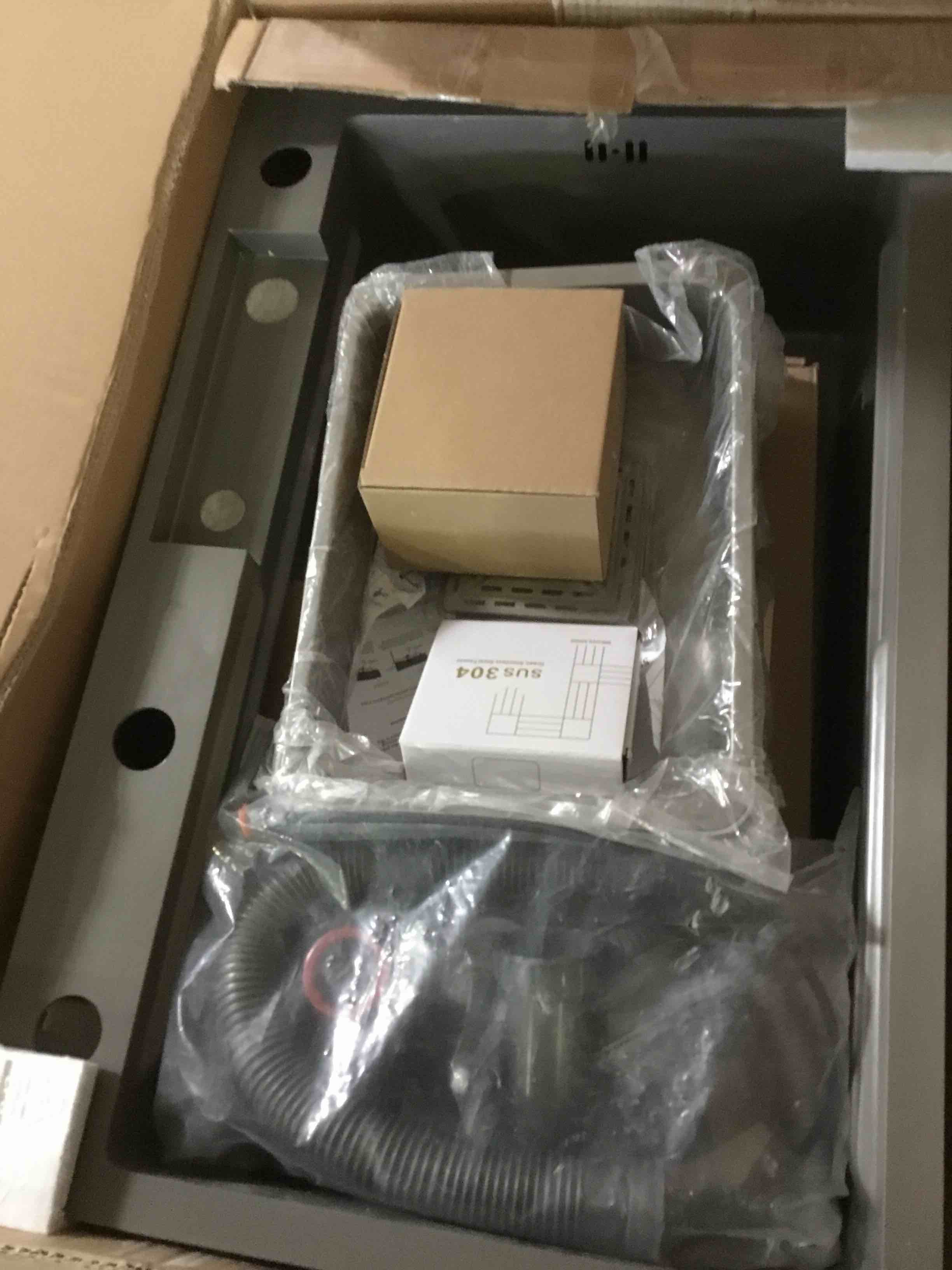 https://s3.amazonaws.com/lotting-images-prod/bidfta/ORG5535656_1698862004183.jpeg