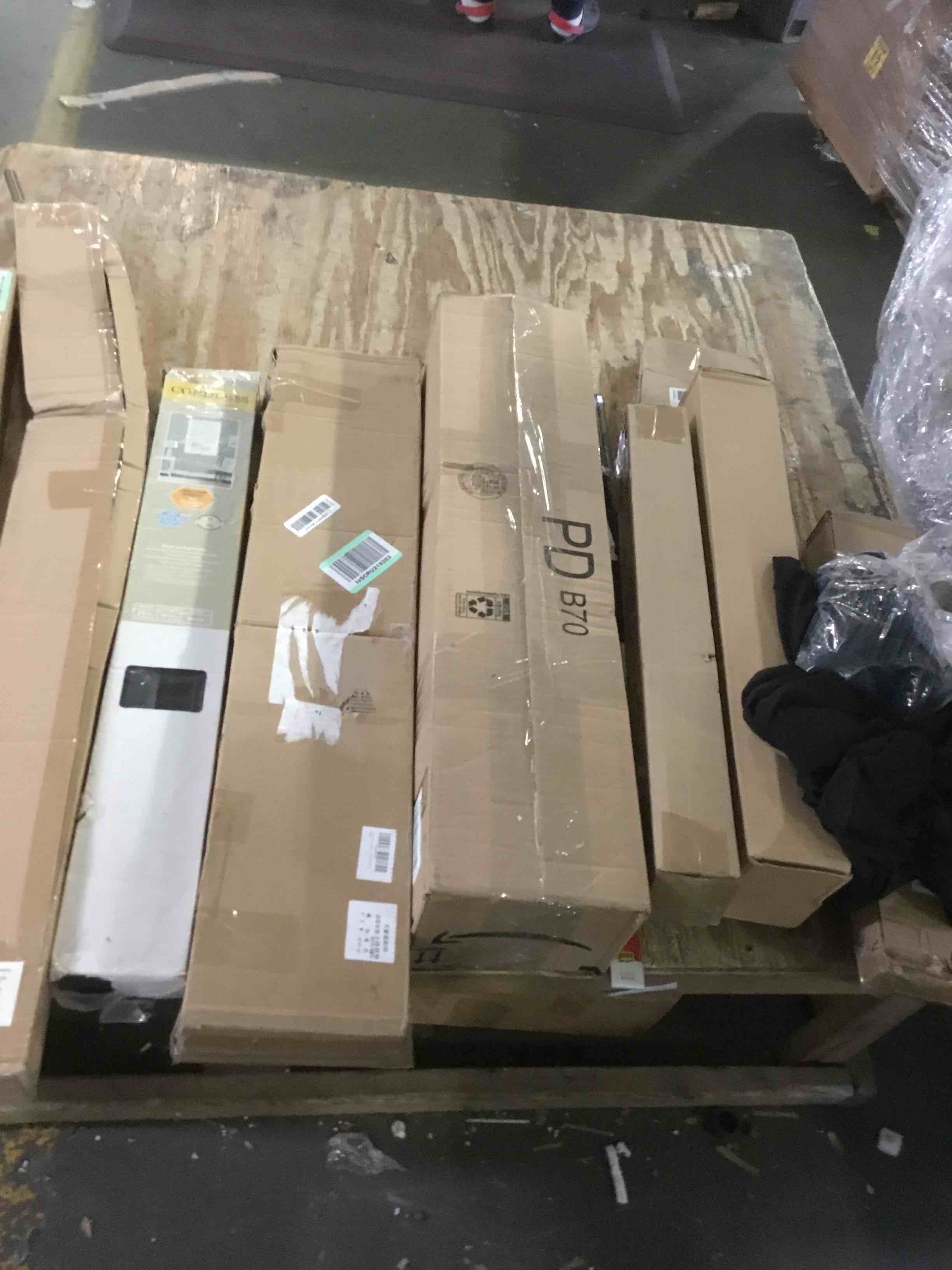 assorted miscellaneous items ( window blinds, curtain rods, chair cover and more)